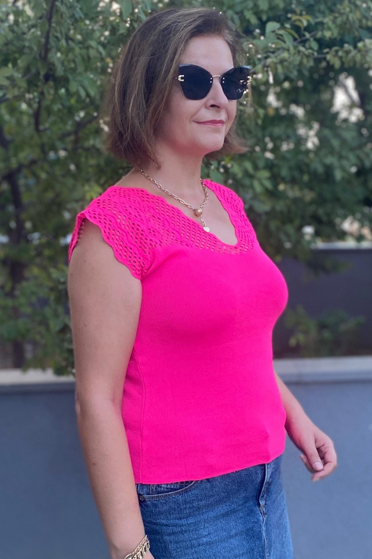 Kadın Pembe  Sıfır Kol Ajurlu Triko Bluz