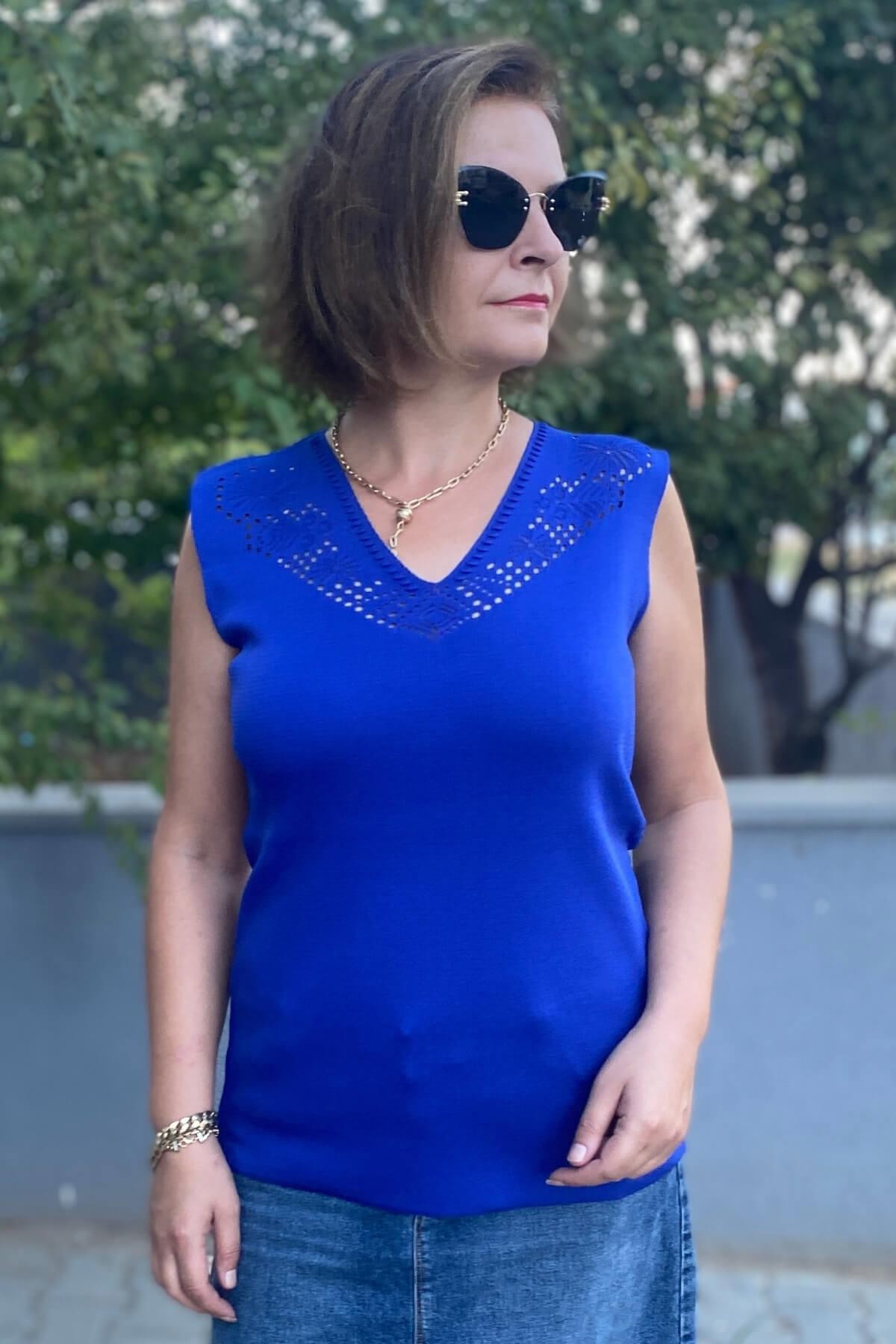 Kadın Lina Saks Mavi Merserize Kolsuz Bluz