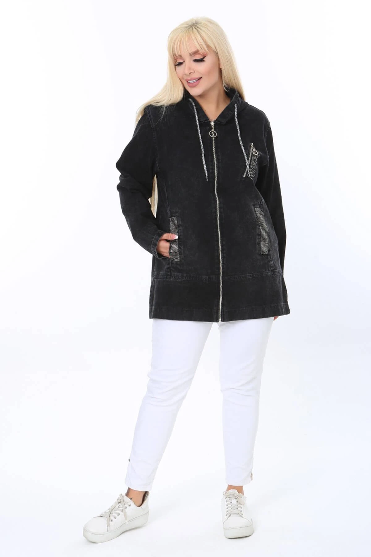 Büyük Beden Siyah Taş Detaylı Kot Ceket