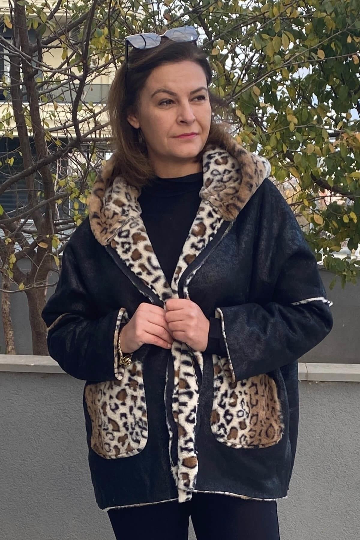Kadın Siyah İtalyan Leopar Desenli Kısa Kaban