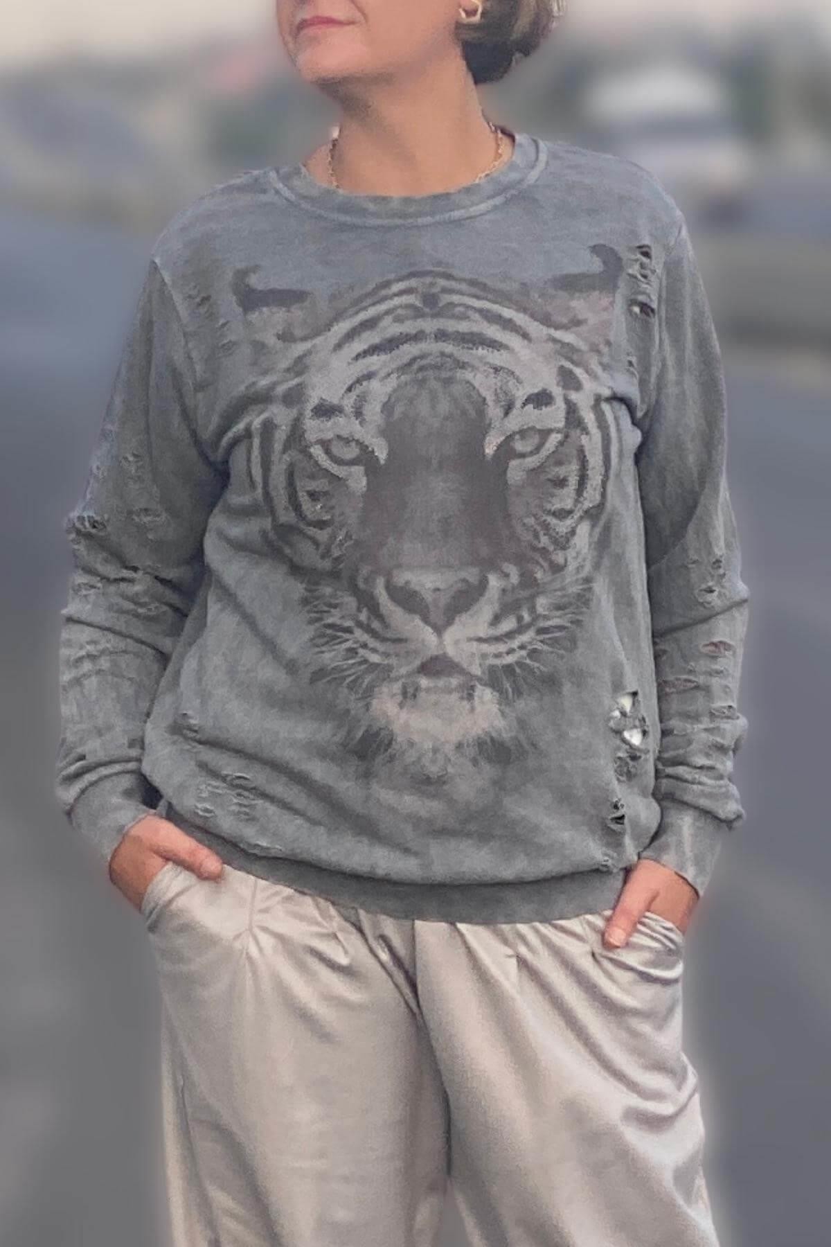 Kadın Gri Kaplan Desenli Sweat