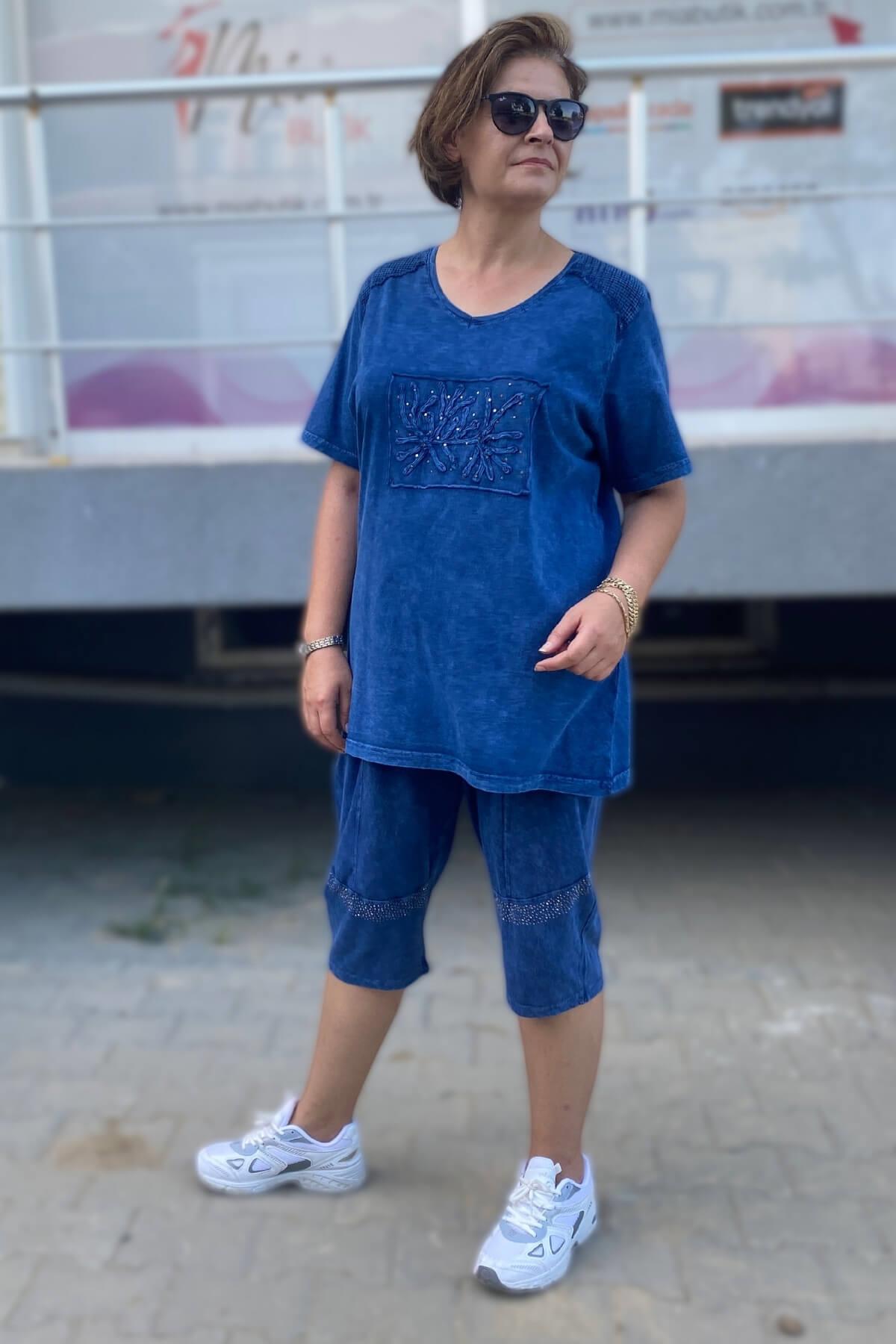 Büyük Beden Lacivert Yaprak Desenli Bermuda Takım