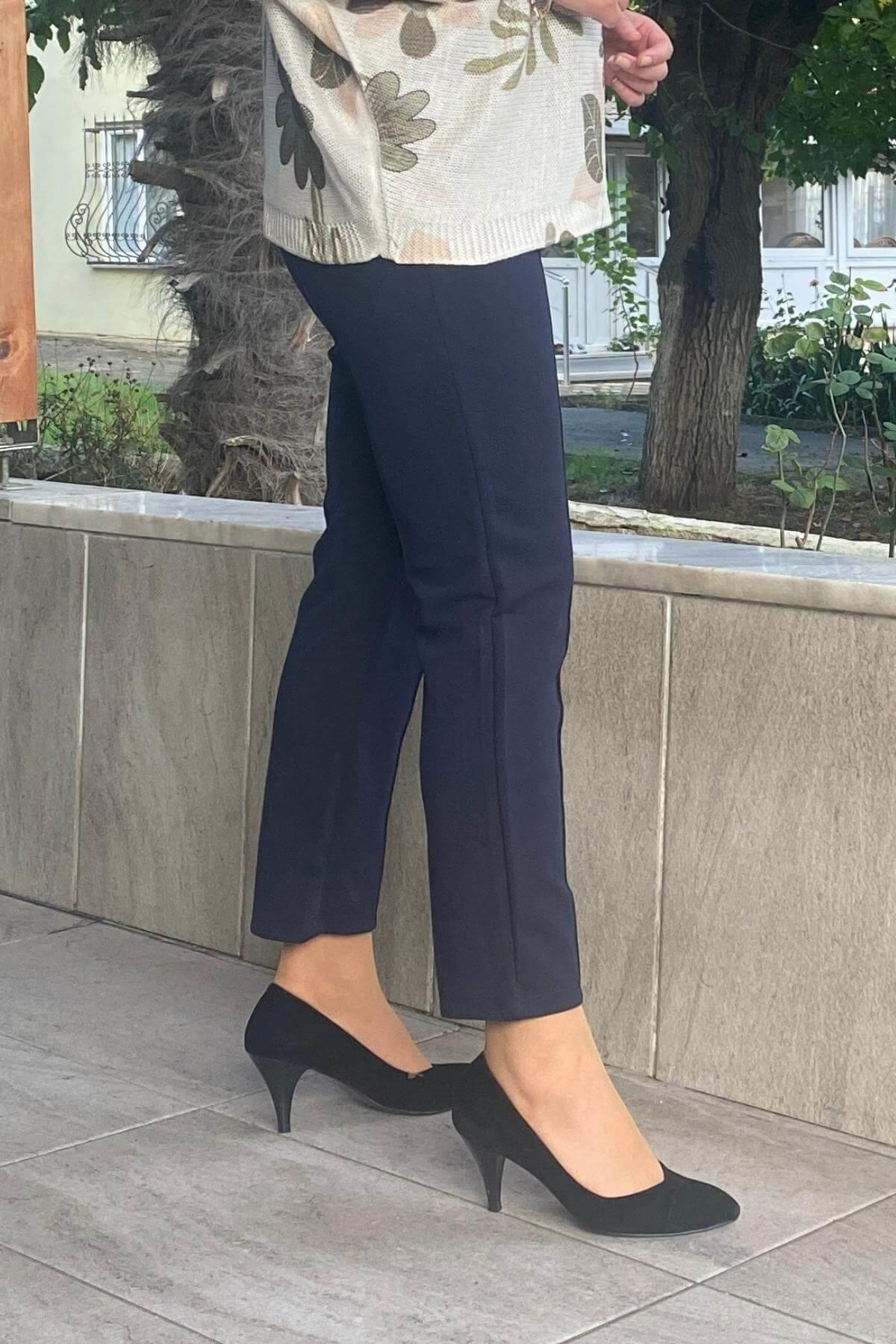 Dertsiz Lacivert Boru Paca Toparlaycı Pantolon