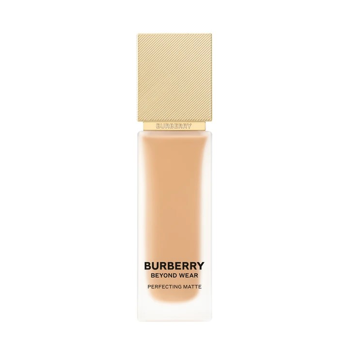 Beyond Wear Perfecting Matte Foundation 70 Medium Warm Fondöten