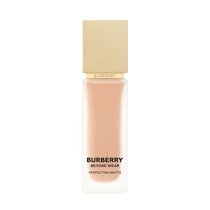 Beyond Wear Perfecting Matte Foundation 45 Light Cool Fondöten