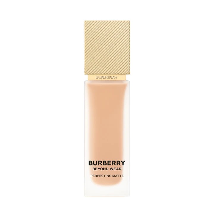Beyond Wear Perfecting Matte Foundation 40 Light Warm Fondöten
