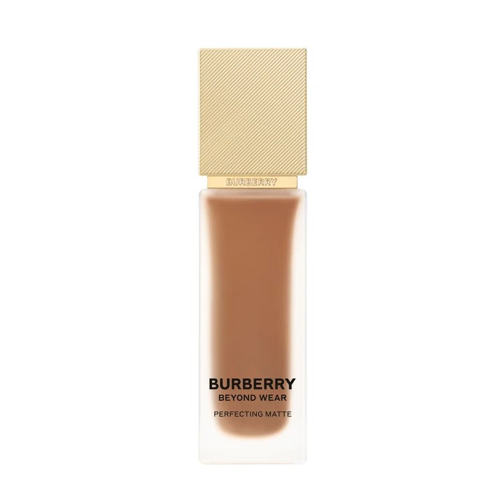 Beyond Wear Perfecting Matte Foundation 120 Deep Neutral Fondöten