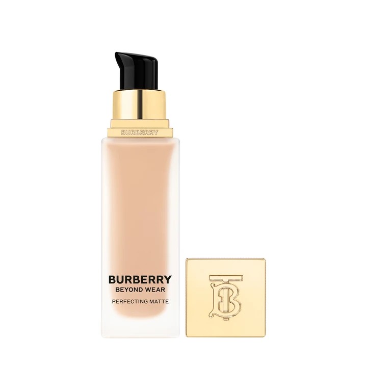 Beyond Wear Perfecting Matte Foundation 40 Light Cool Fondöten