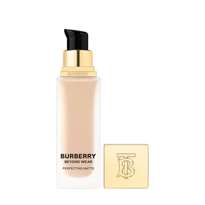 Beyond Wear Perfecting Matte Foundation 30 Light Cool Fondöten