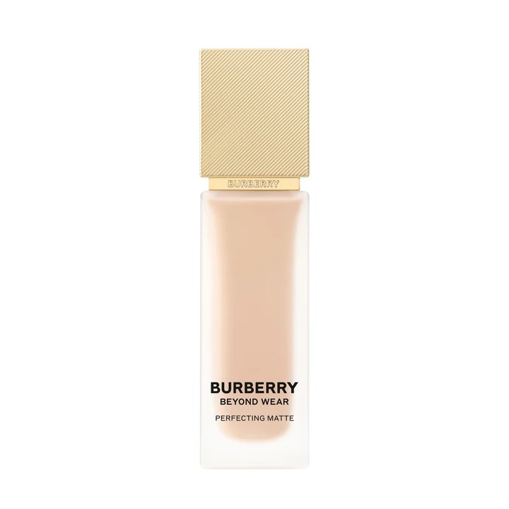 Beyond Wear Perfecting Matte Foundation 30 Light Cool Fondöten