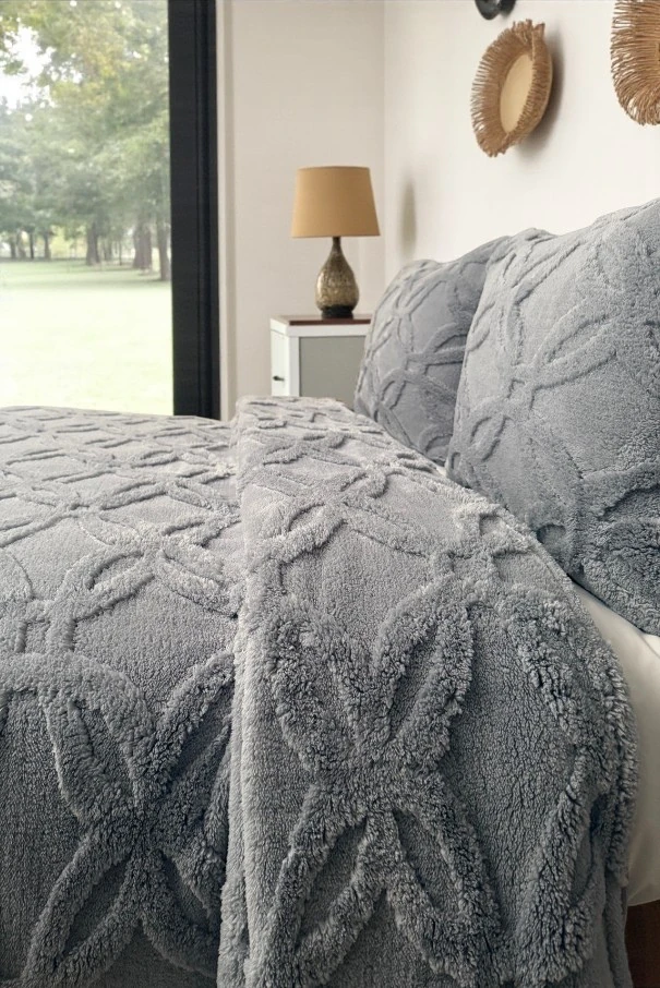 Orion Wellsoft Yatak Örtüsü Seti (230×250 + 2 Yastık Kılıfı) | Özel Tasarım, OEKO-TEX Sertifikalı, Ultra Soft & Sıcak, Tasarım Ödüllü