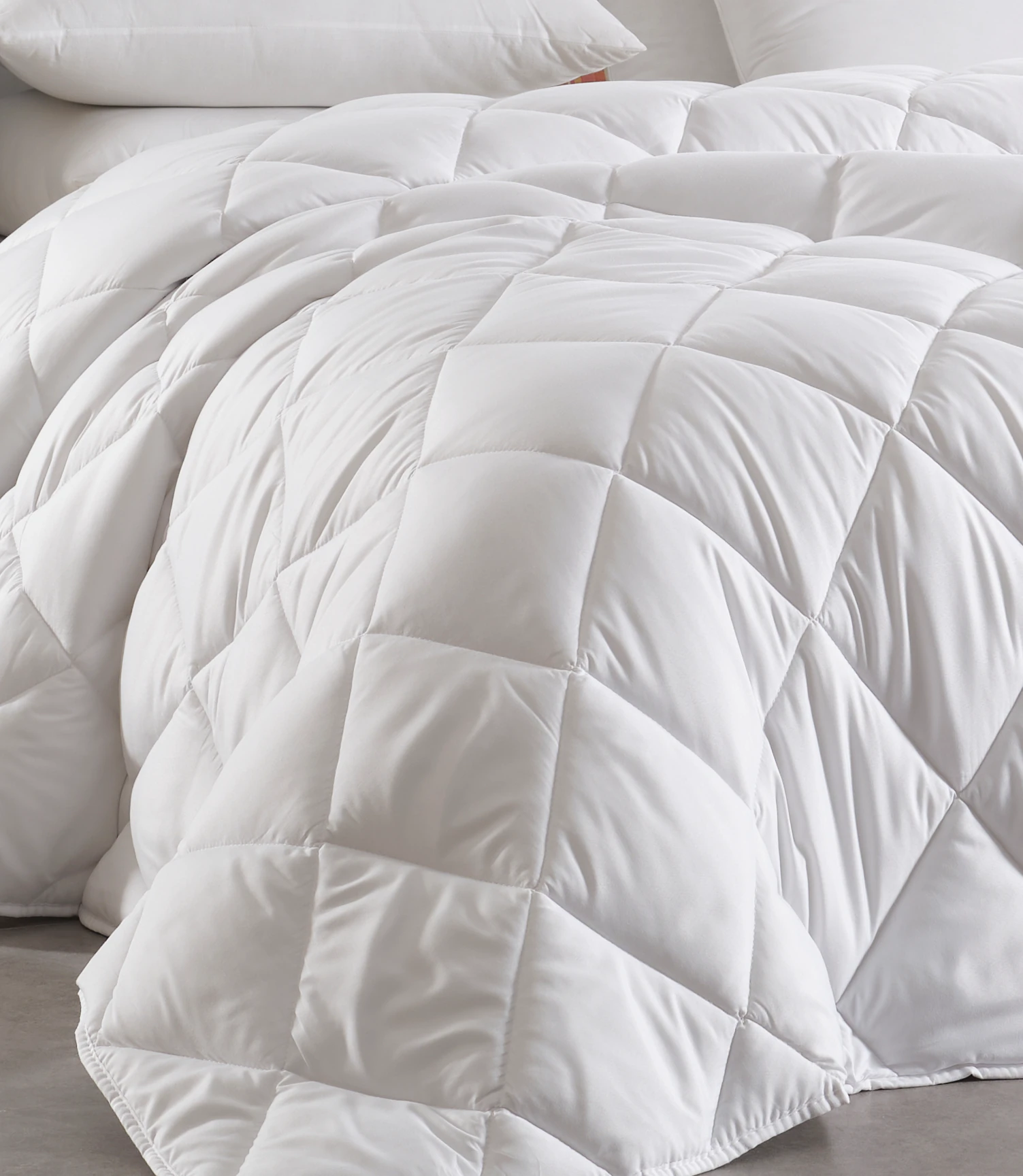 DİAMANT Serisi Çift Kişilik Otel Tipi Yorgan – Silikon Dolgulu, Microfiber Elyaf Yüzey, Yumuşak ve Nefes Alabilir