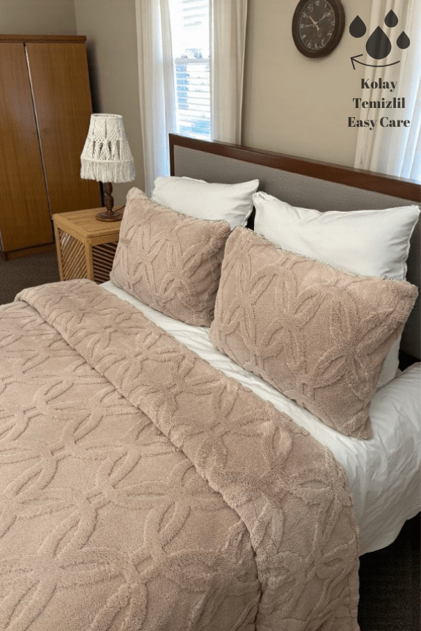Orion Wellsoft Yatak Örtüsü Seti (230×250 + 2 Yastık Kılıfı) | Özel Tasarım, OEKO-TEX Sertifikalı, Ultra Soft & Sıcak, Tasarım Ödüllü