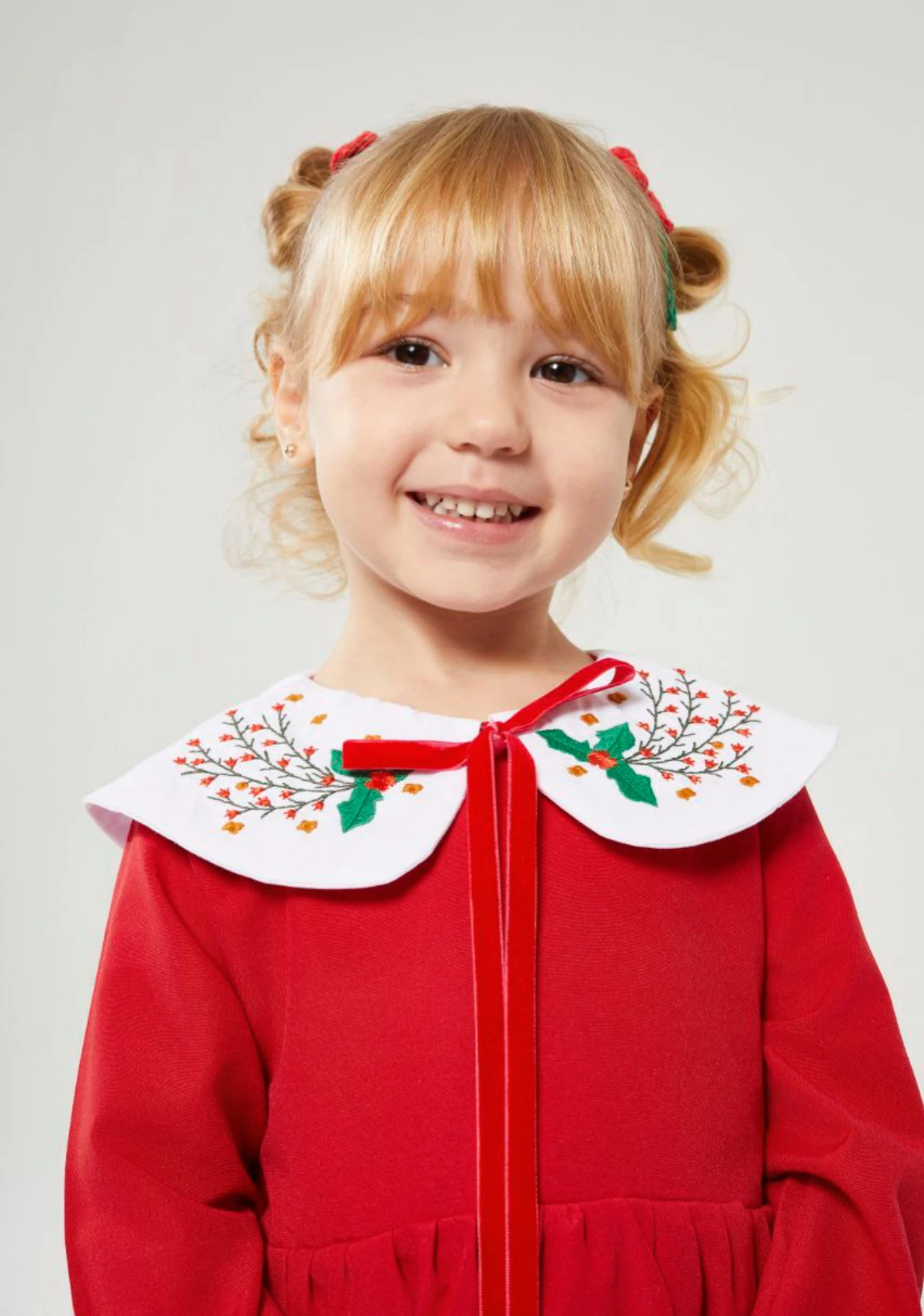 Nakış Yaka Kırmızı Elbise