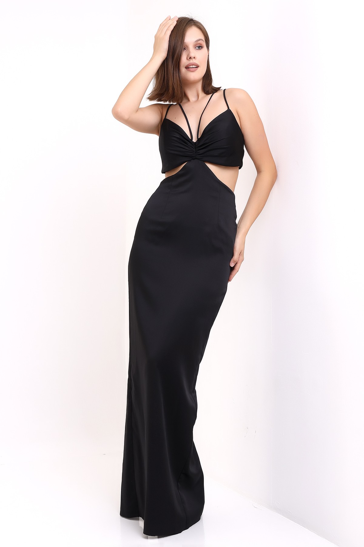 Siyah Askılı Dekolteli Saten Balık Model Abiye Elbise Mezuniyet Elbisesi KLS5083