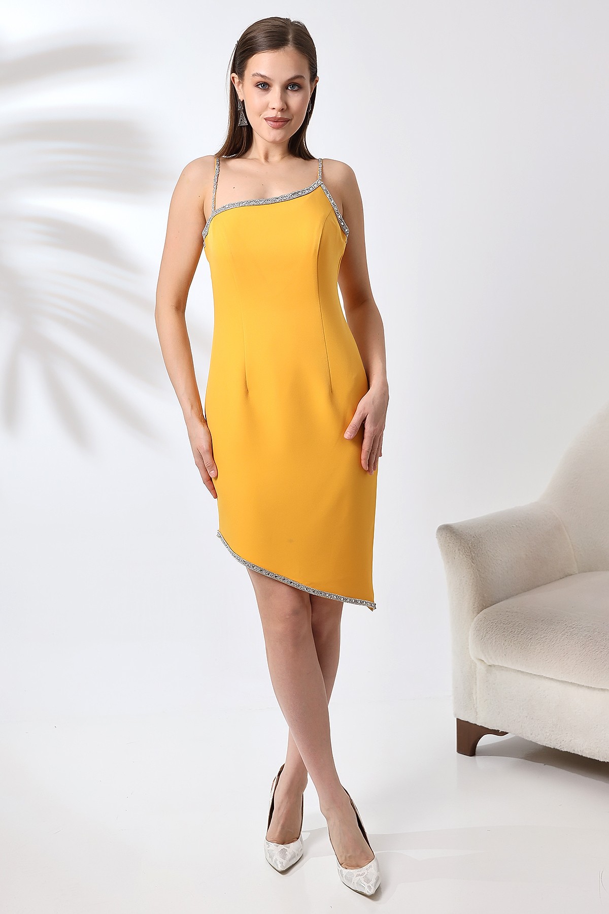 Hardal Sarı Asimetrik Kesim Taş Detay Mini Abiye Elbise KLS4265