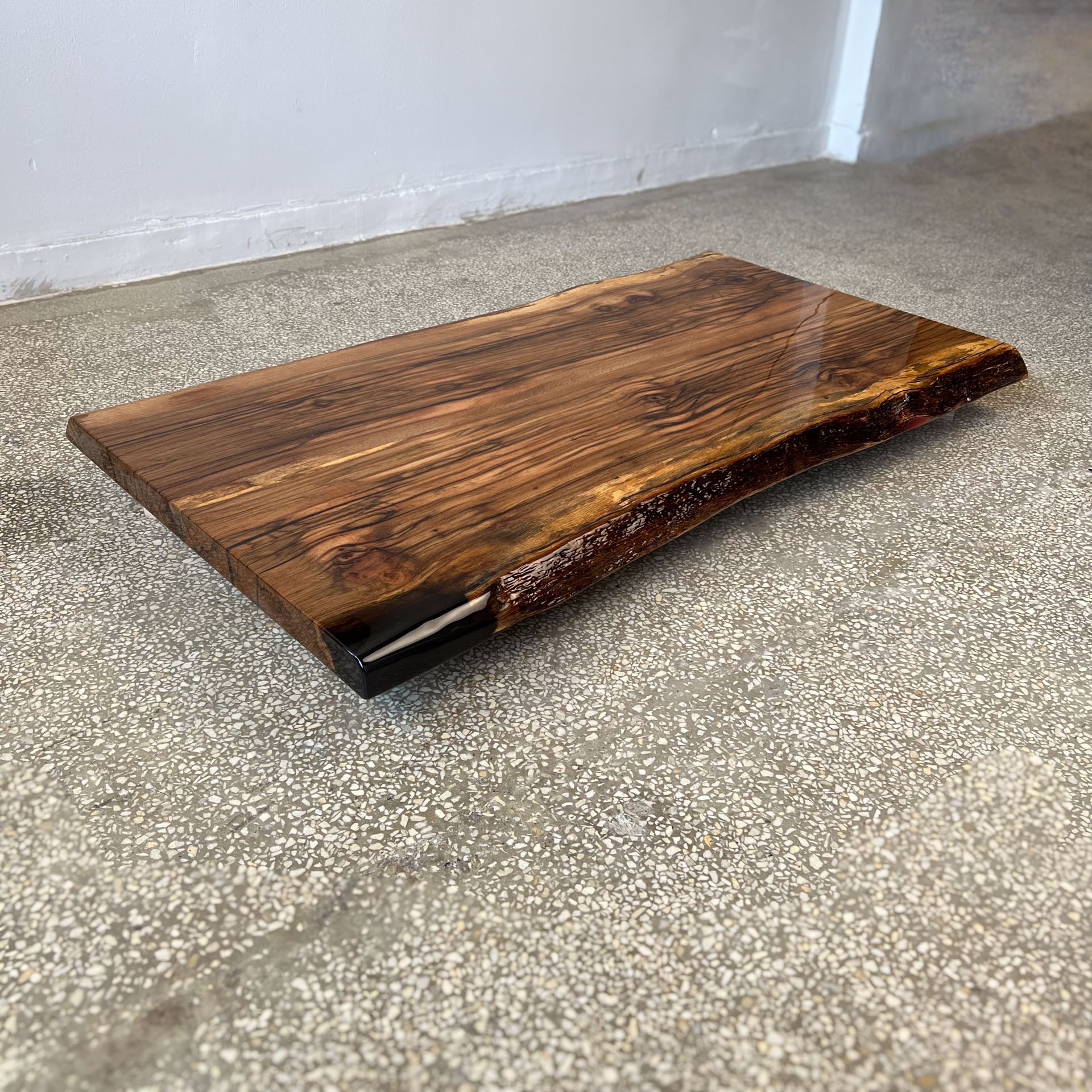 Doğal Kenarlı Masif Meşe Masa Tablası – Parlak Cilalı | 147x75 cm