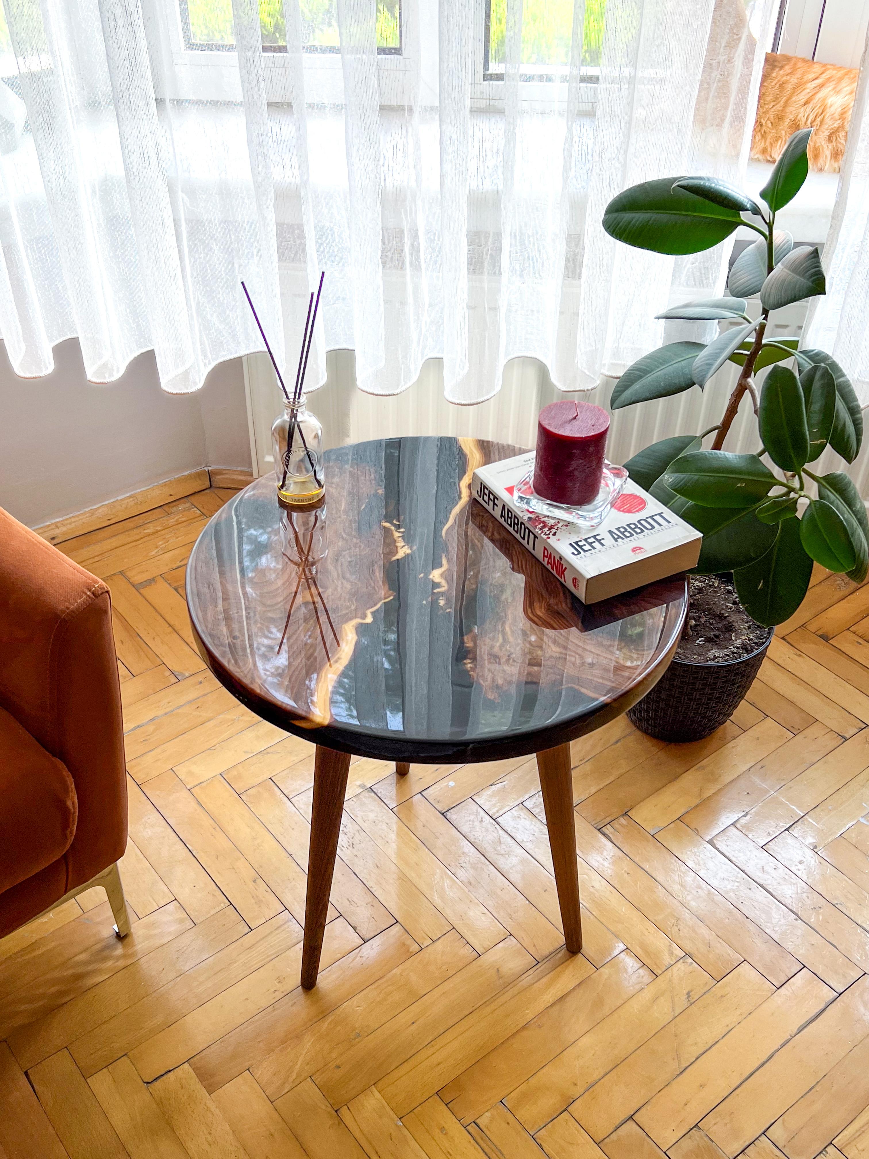 20" Round Black Resin River Coffee & Side Table