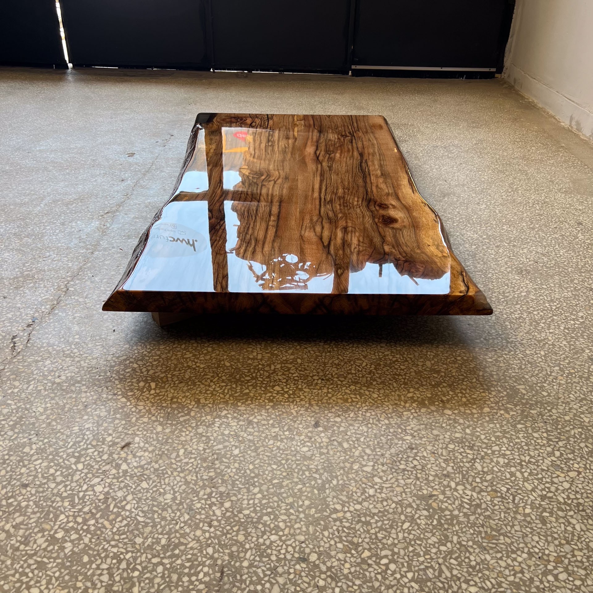 Doğal Kenarlı Masif Meşe Masa Tablası – Parlak Cilalı | 147x75 cm