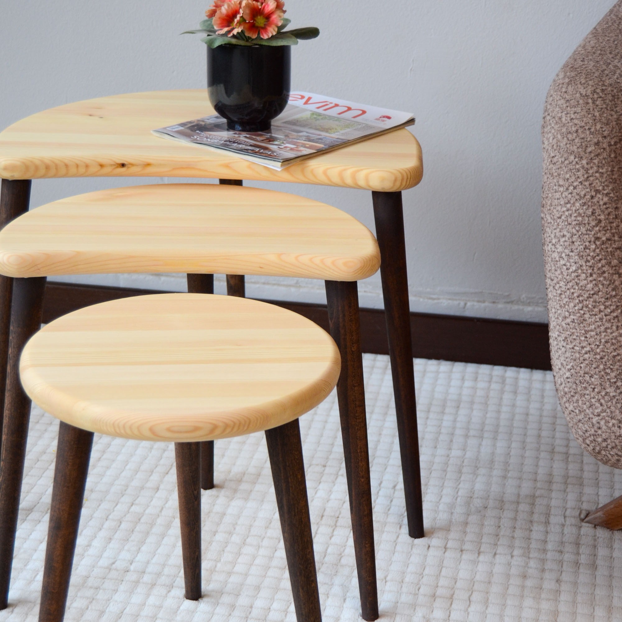Modern Ahşap 3'lü Zigon Sehpa Takımı – Naturel & Ceviz Renk Uyumu, 3’lü Set