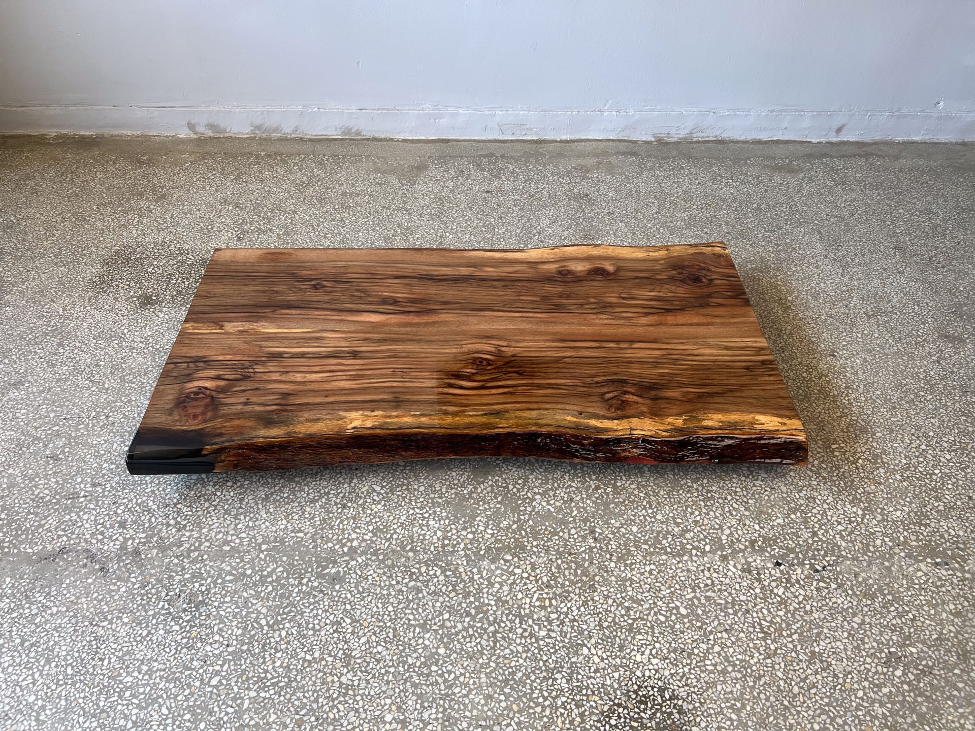Doğal Kenarlı Masif Meşe Masa Tablası – Parlak Cilalı | 147x75 cm