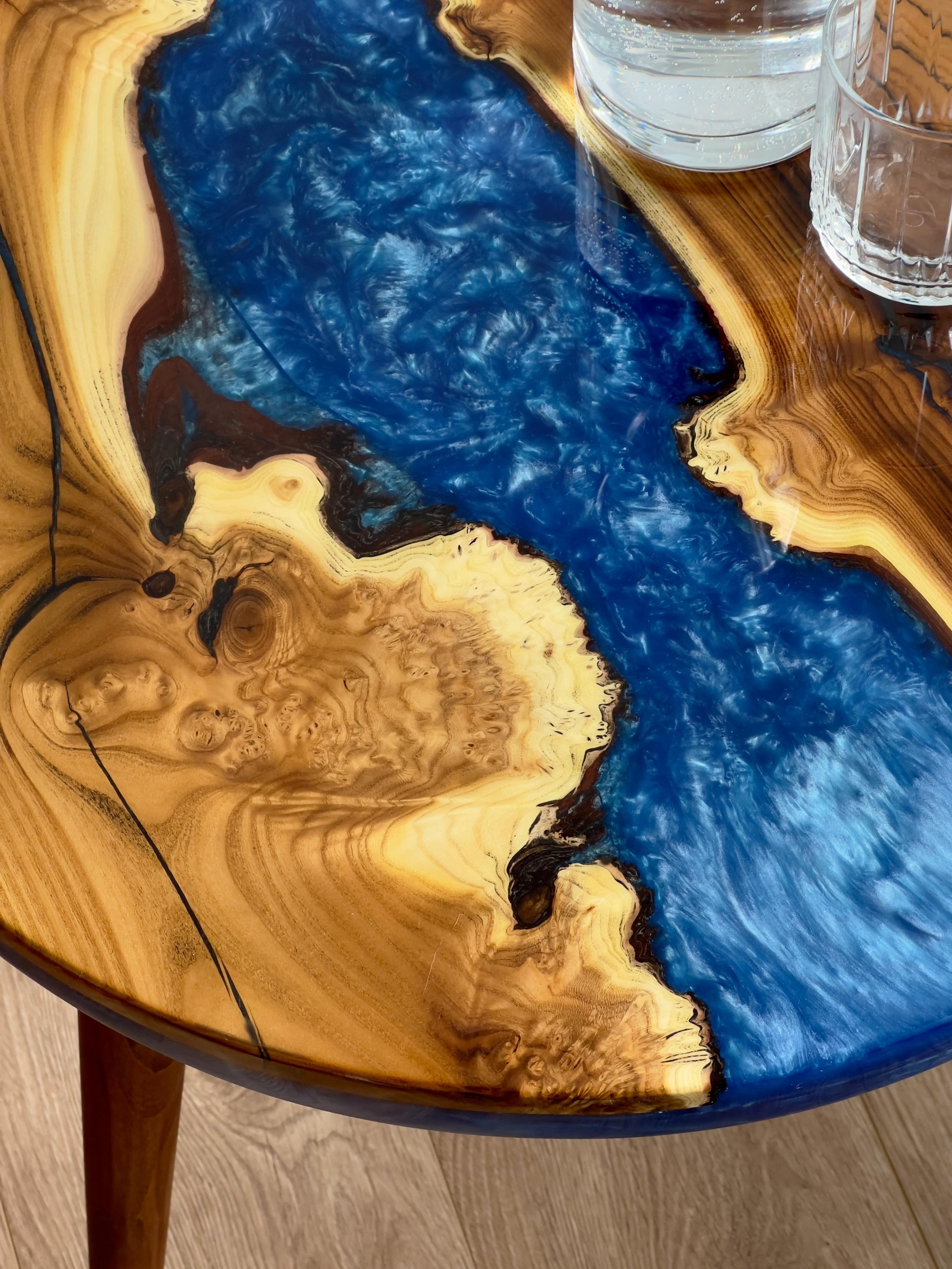 20" Round Blue Resin River Coffee & Side Table 