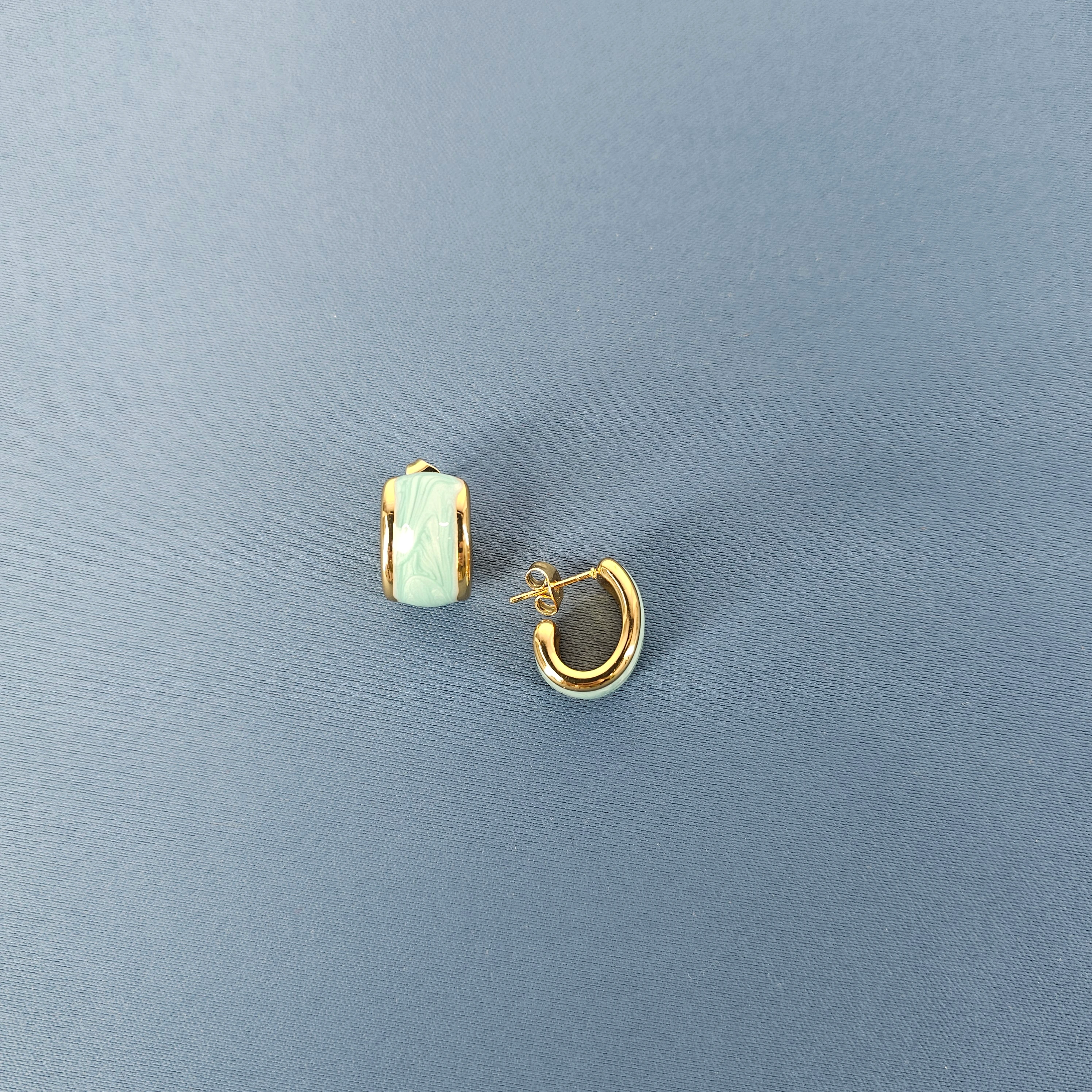 Vathe Femrash Çeliku M33 Stainless Steel Ngjyre Gold me Dizajn Mente Women Earrings