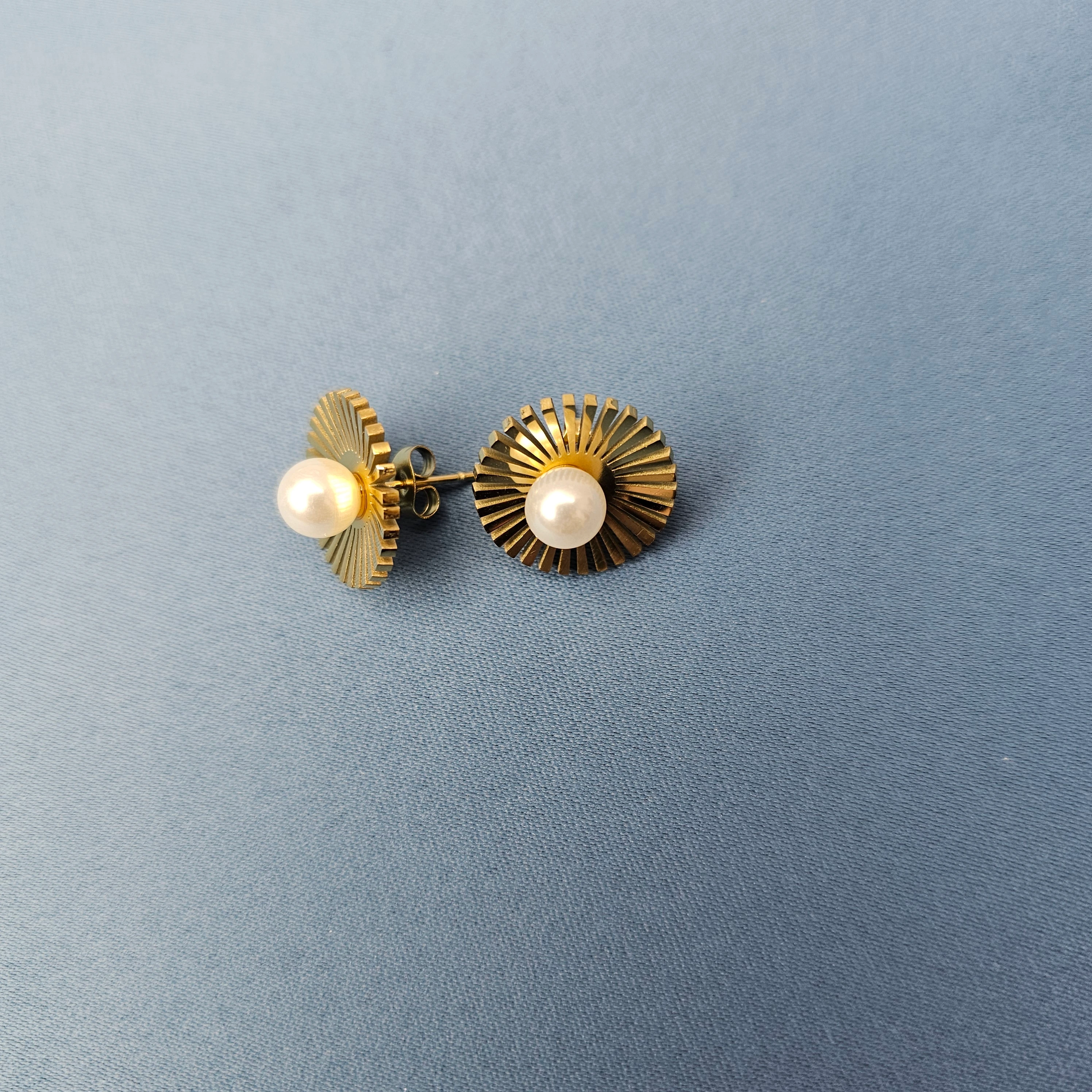 Vathe Femrash Çeliku M22 Stainless Steel Ngjyre Gold Women Earrings