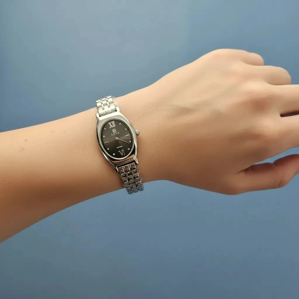 Ore Femrash Çeliku M10  Ngjyre Silver Women Watch