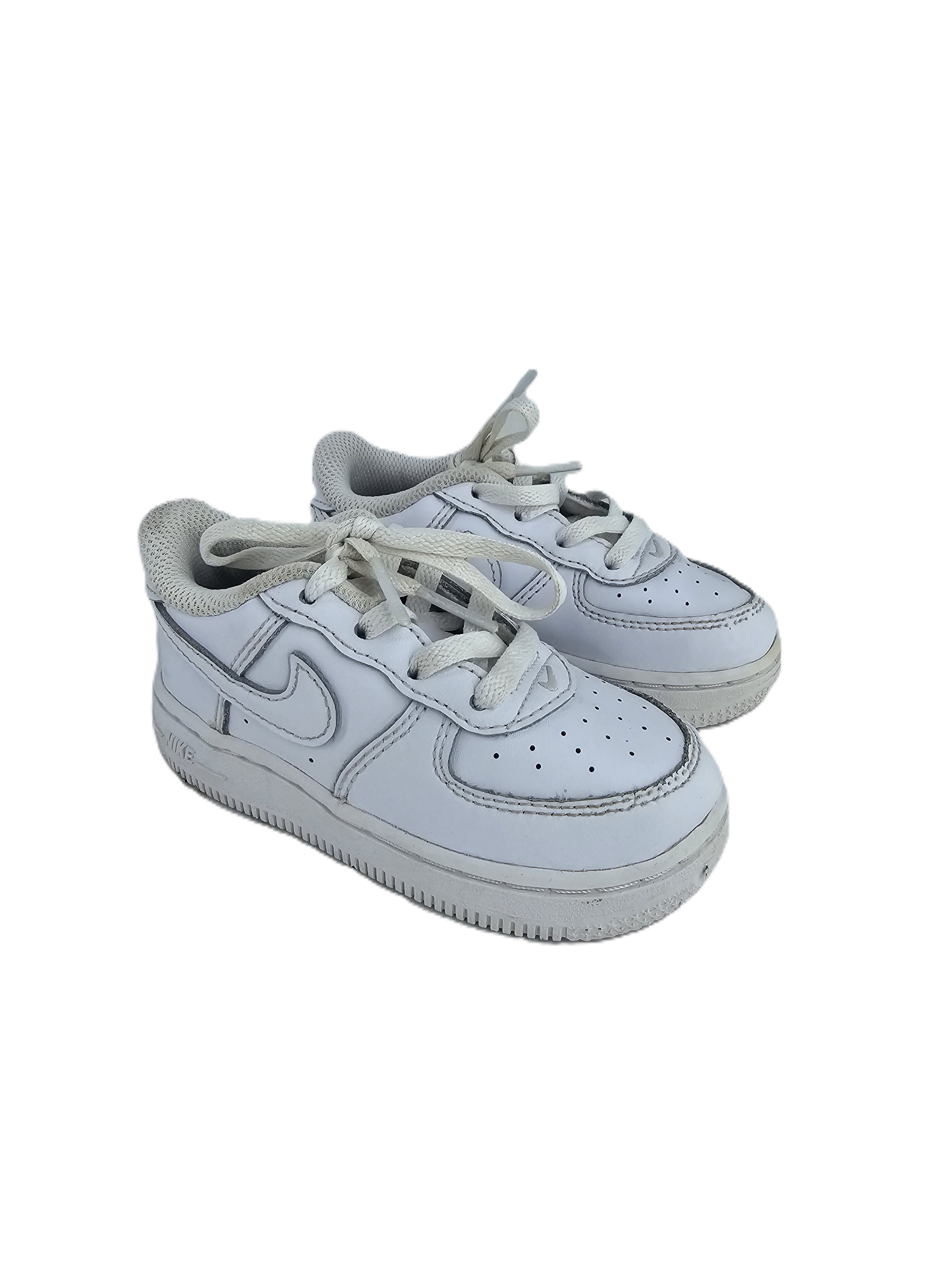 Atlete Nike e Bardhe S.Hand
