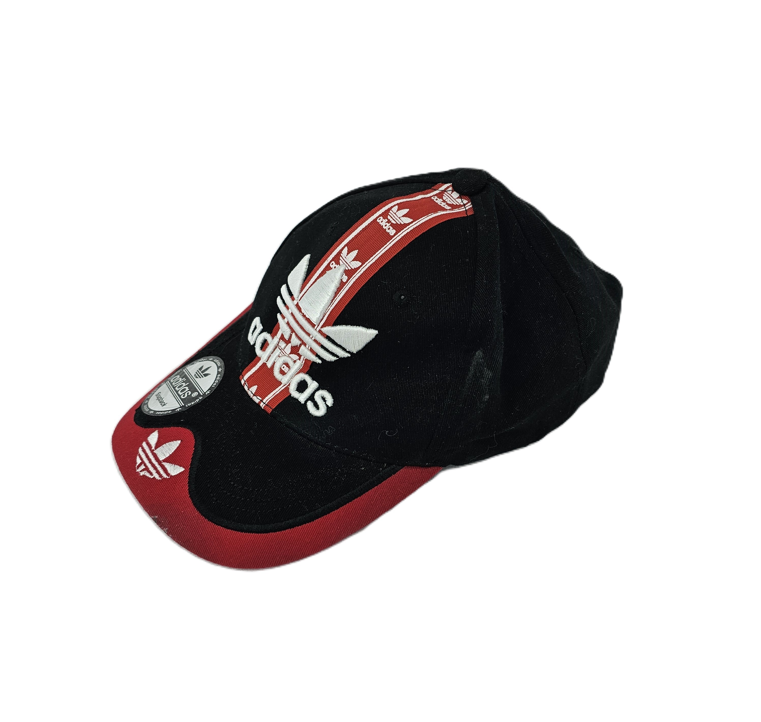Kapele Meshkujsh Adidas Ngjyre e Zeze me Dizajn te Kuq dhe te Bardhe S.Hand/Hat