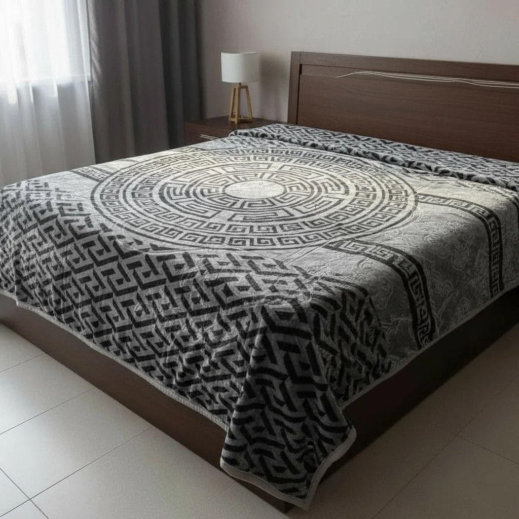 Batanije e Bute Dyfletesh Ngjyre Gri e Erret me Dizajn te Zi Dopio 220x240cm 4.5kg Outlet Blanket