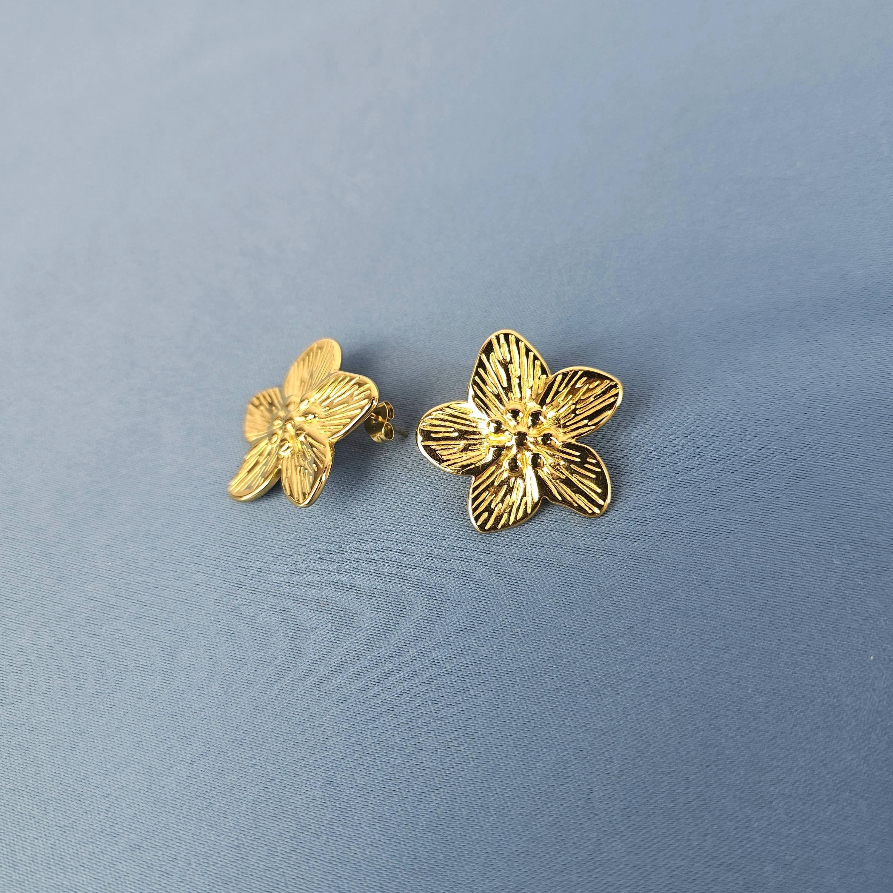 Vathe Femrash Çeliku M30 Stainless Steel Ngjyre Gold Women Earrings