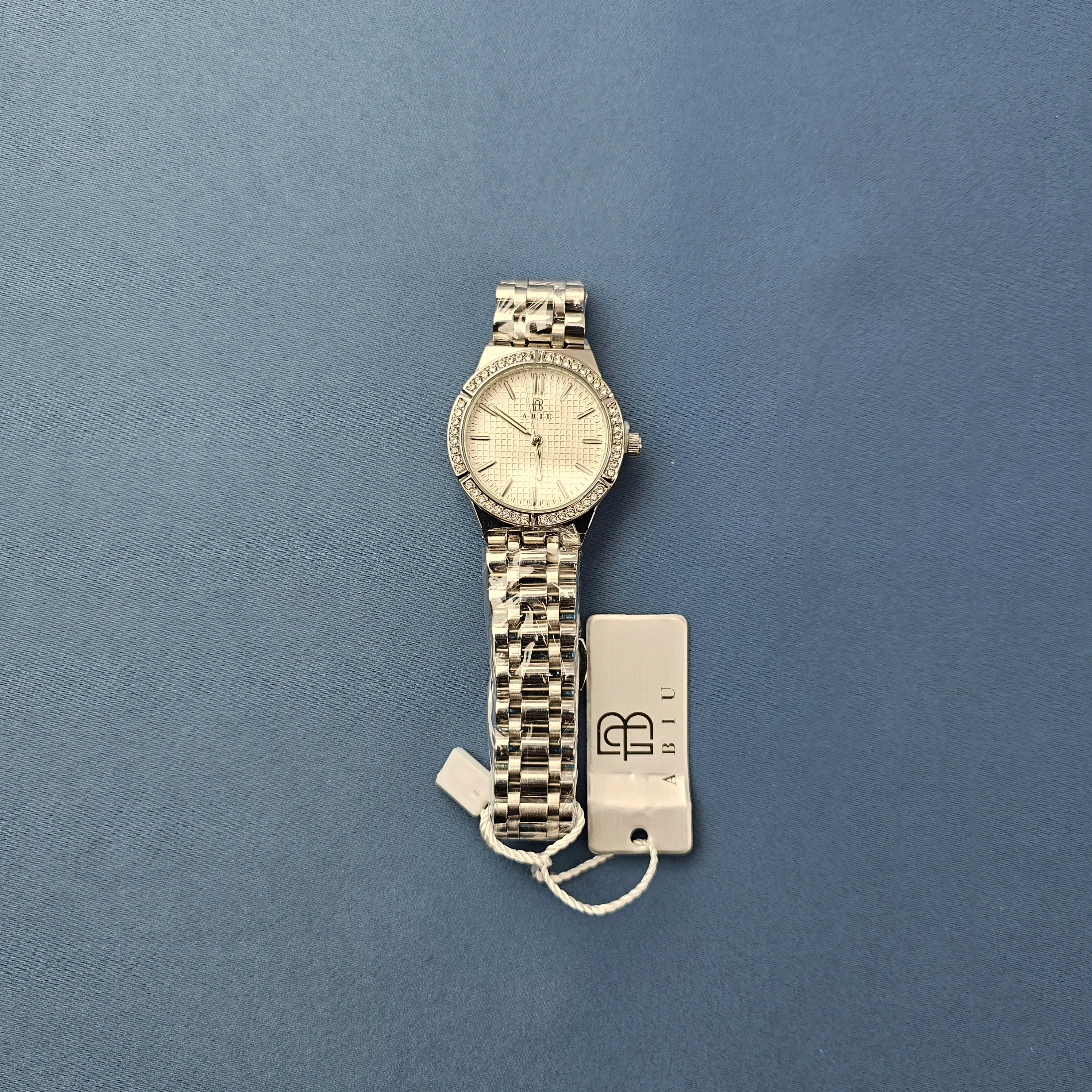 Ore Femrash Çeliku M7  Ngjyre Silver Women Watch