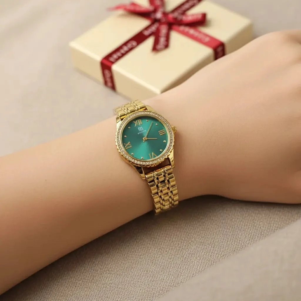 Ore Femrash Çeliku M3  Ngjyre Gold Women Watch