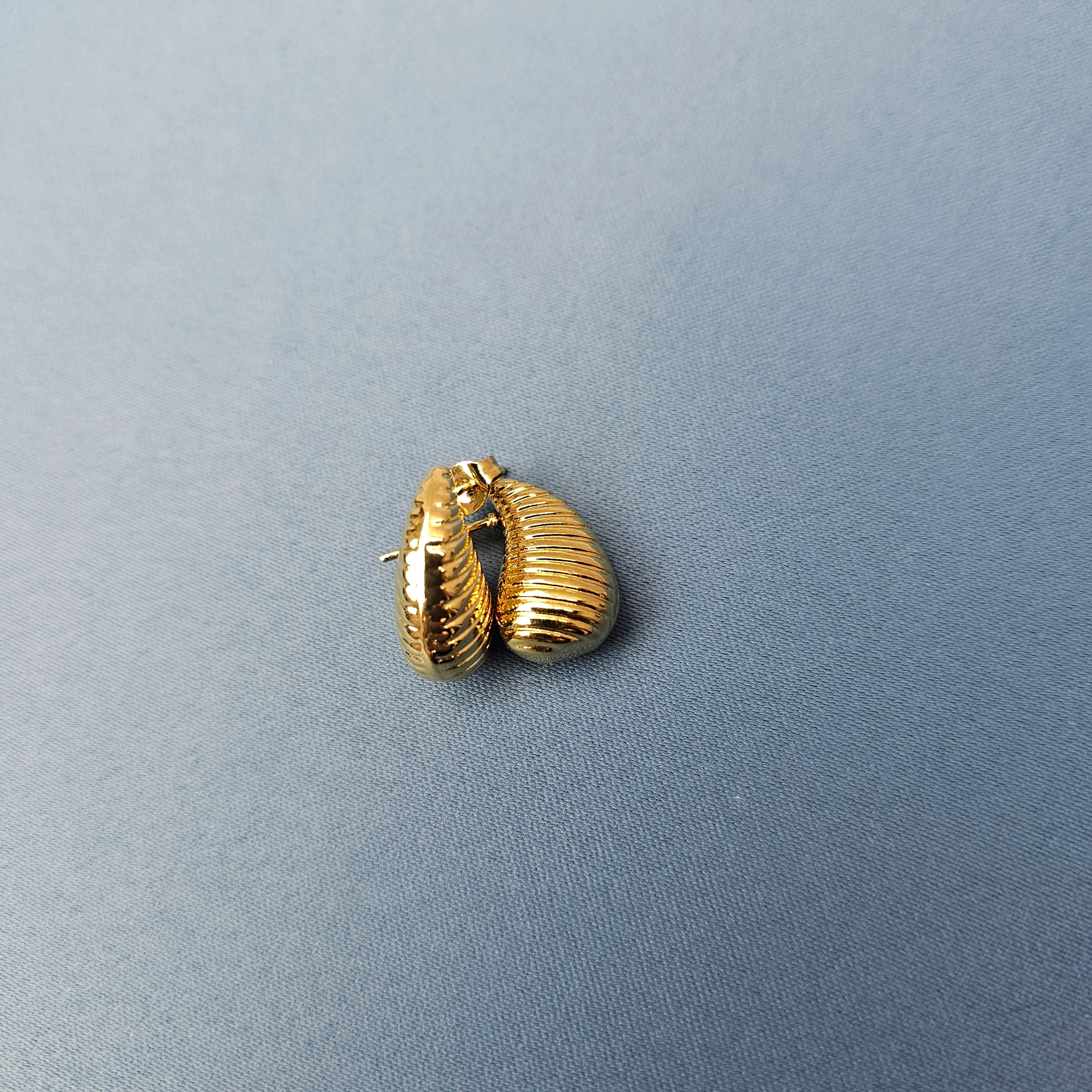 Vathe Femrash Çeliku M21 Stainless Steel Ngjyre Gold Women Earrings