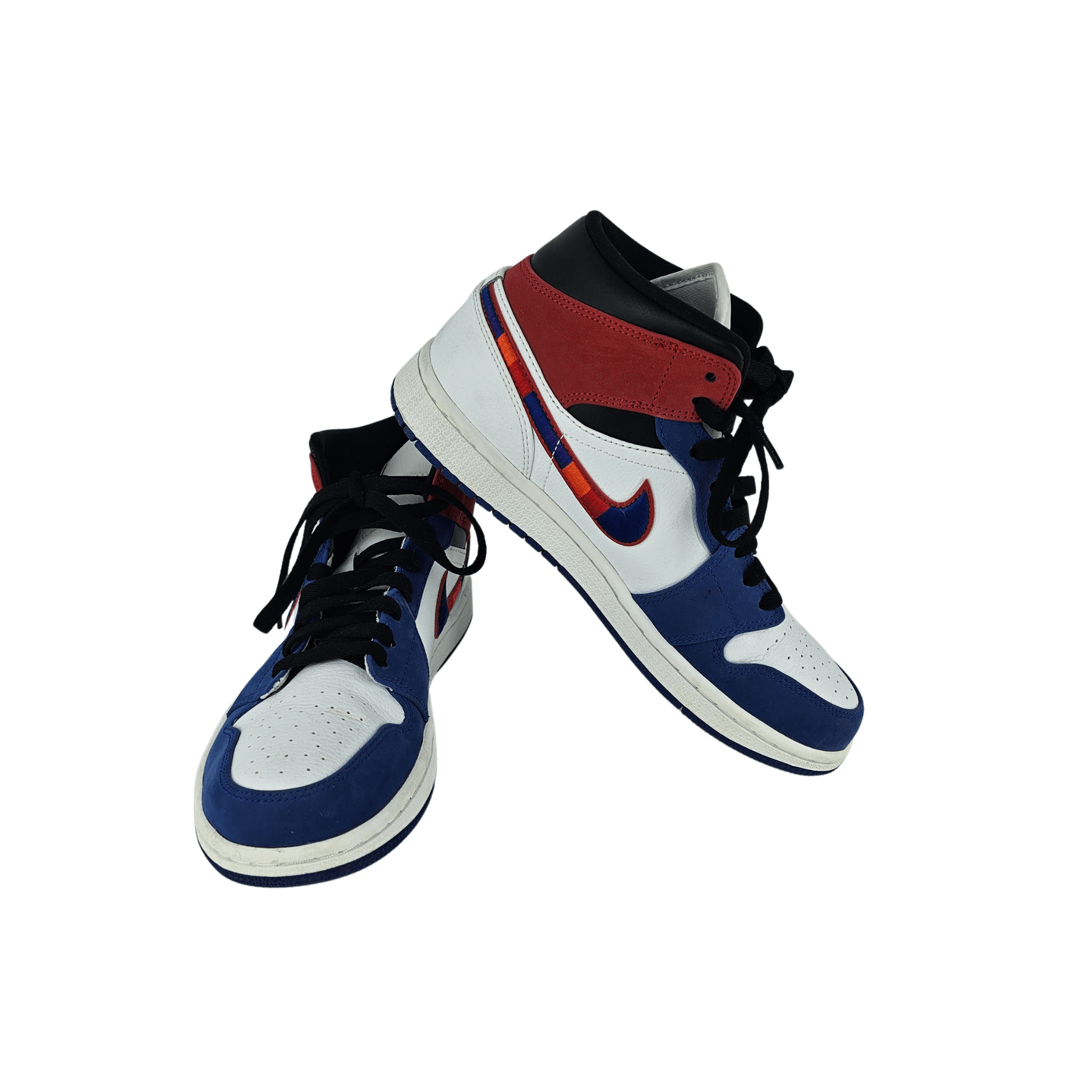 Atlete  Meshkujsh Air Jordan Ngjyre te bardha me Dizajn Blu dhe te Kuq/Trainers