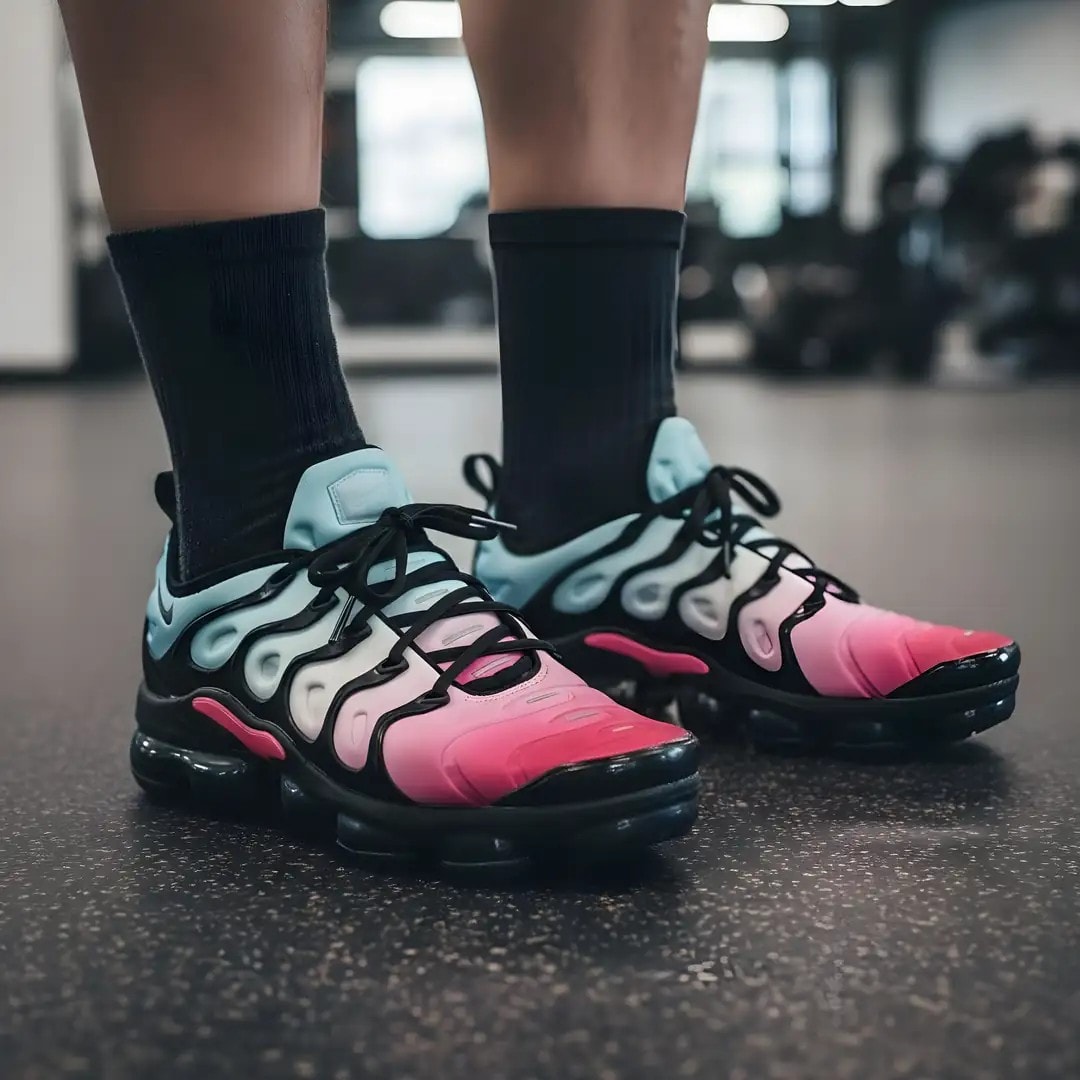Atlete Nike Air Vapormax Plus S.Hand