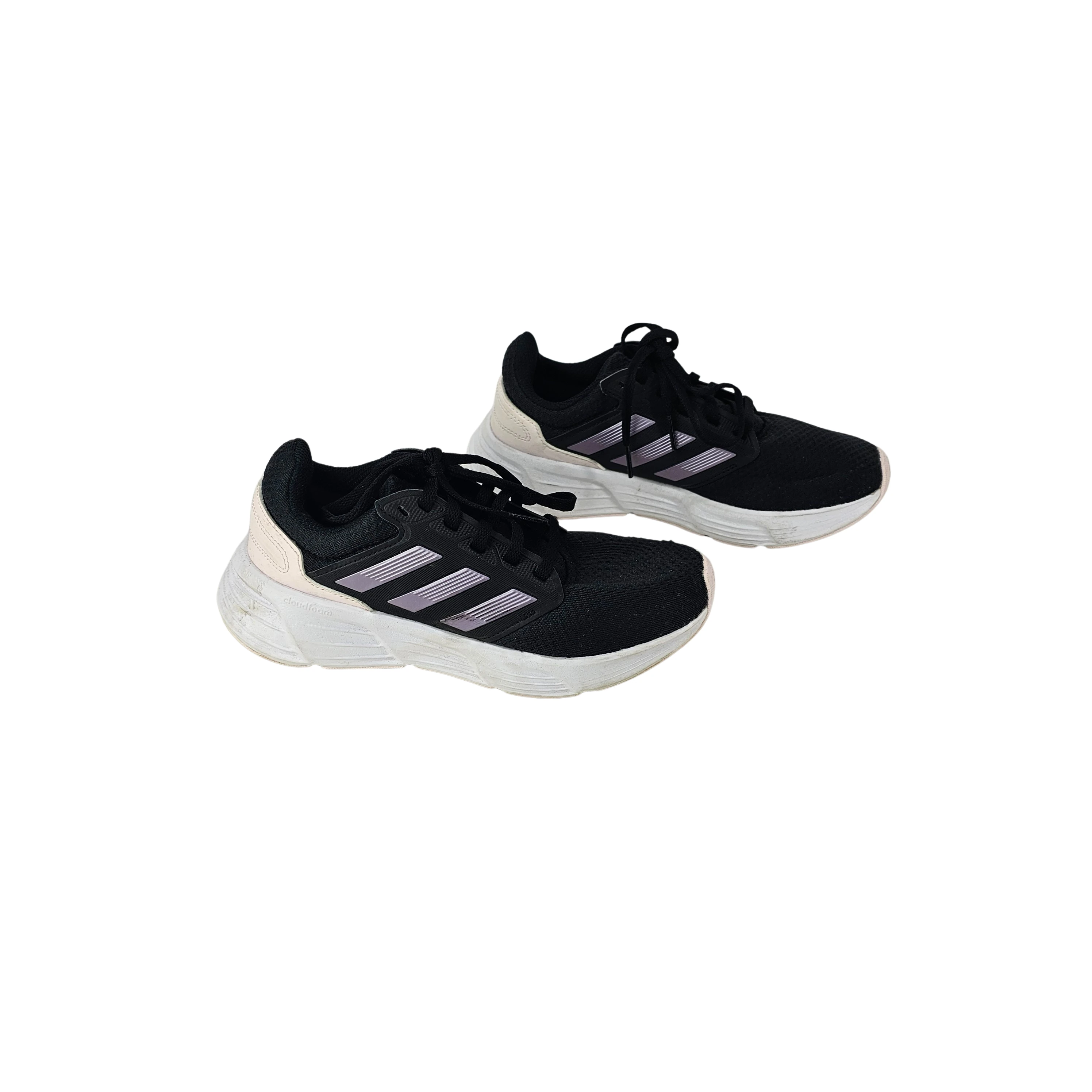 Atlete Femrash Adidas Ngjyre te Zeza me Dizajn te Bardhe dhe Lejla S.Hand Women's Shoes