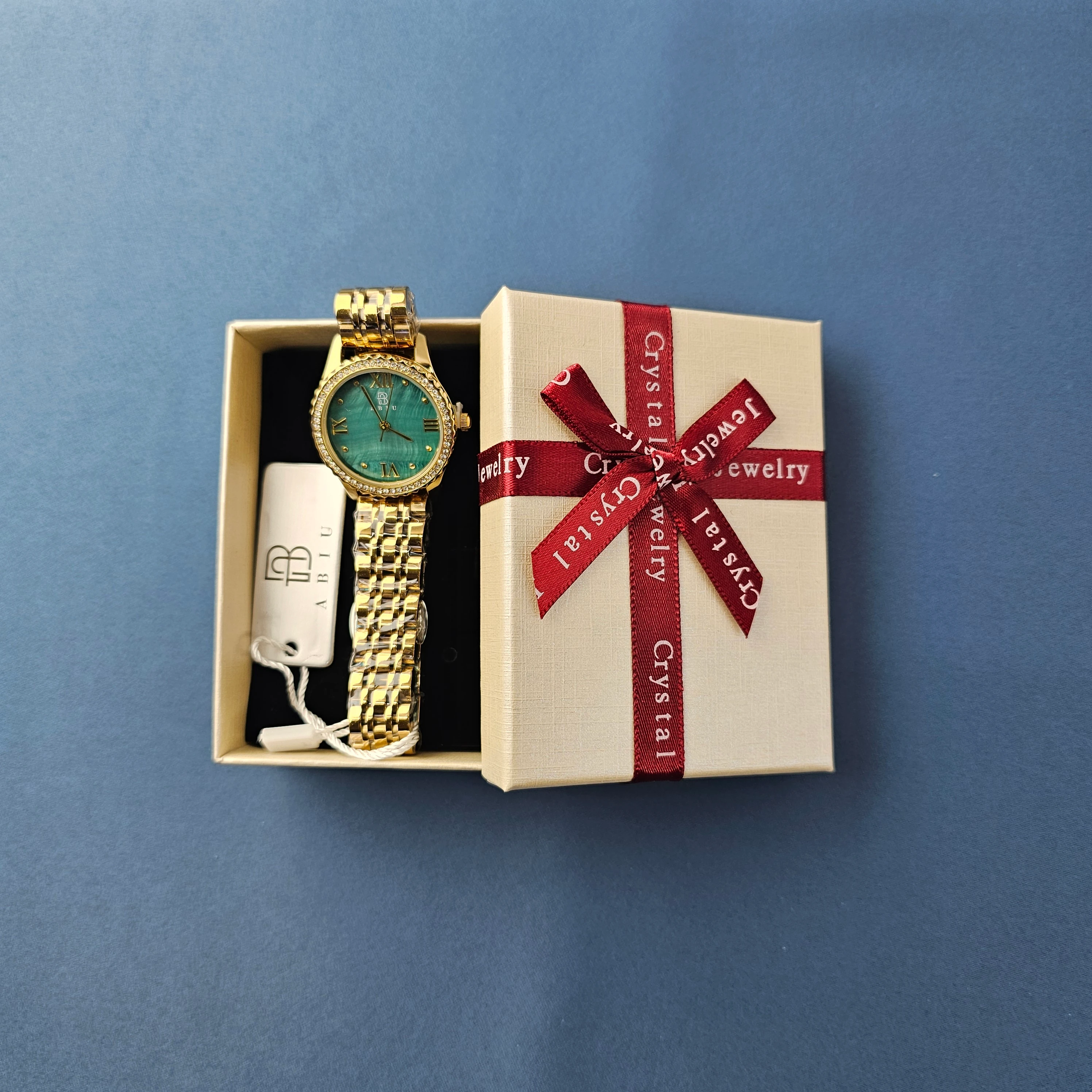 Ore Femrash Çeliku M3  Ngjyre Gold Women Watch