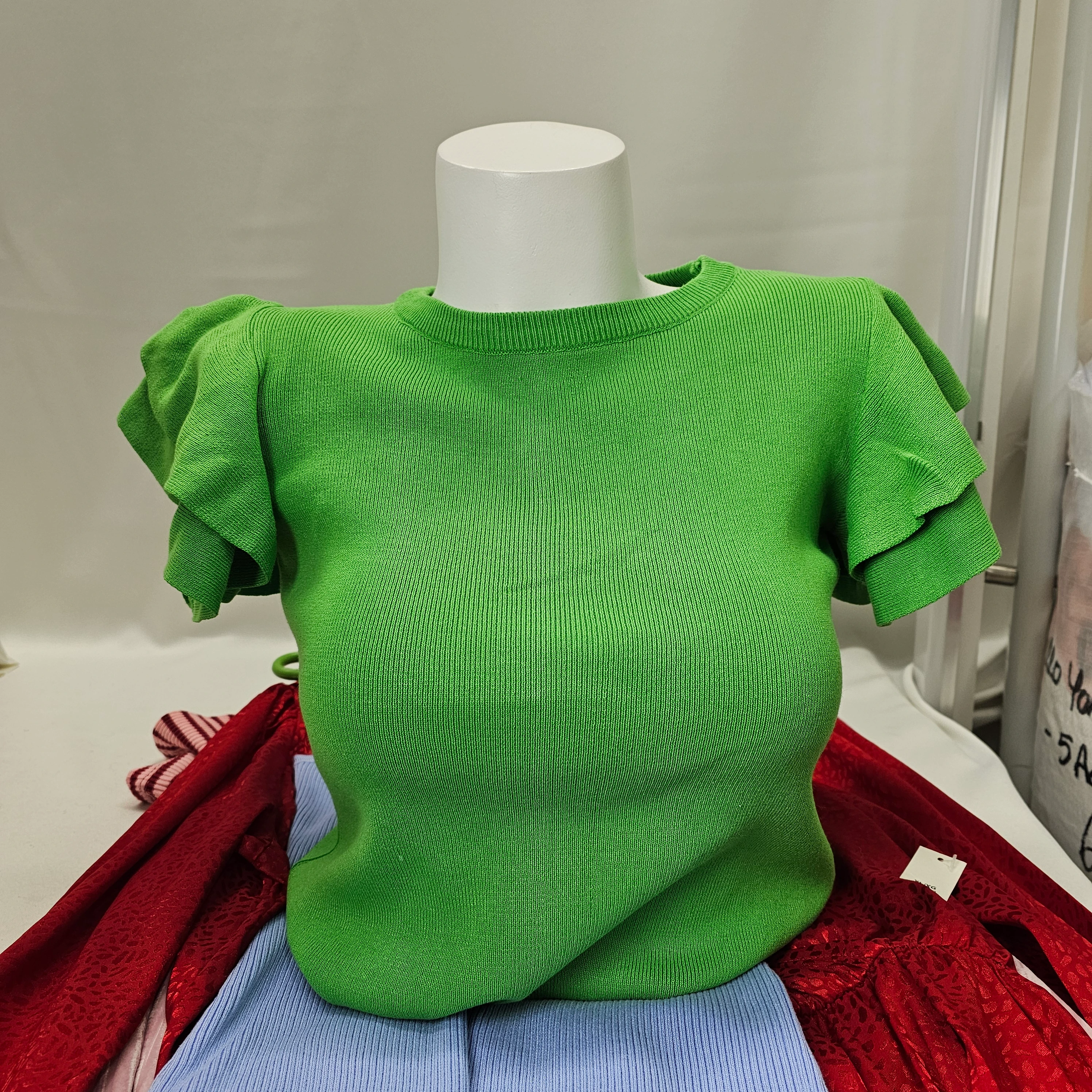 Bluze Femrash Ngjyre Jeshile me Pale tek Krahet  S.Hand Women's Blouse