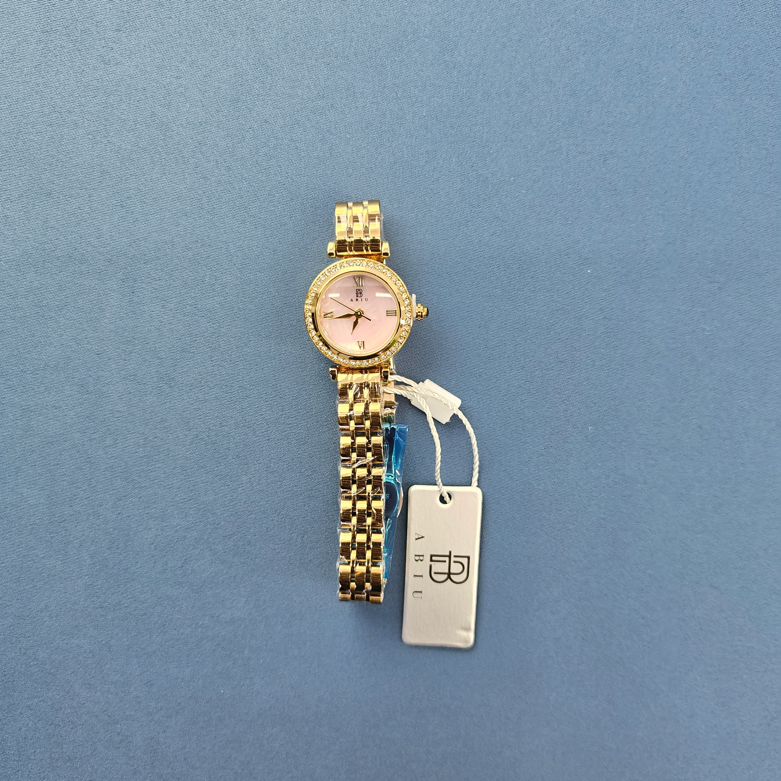 Ore Femrash Çeliku M4  Ngjyre Gold Women Watch
