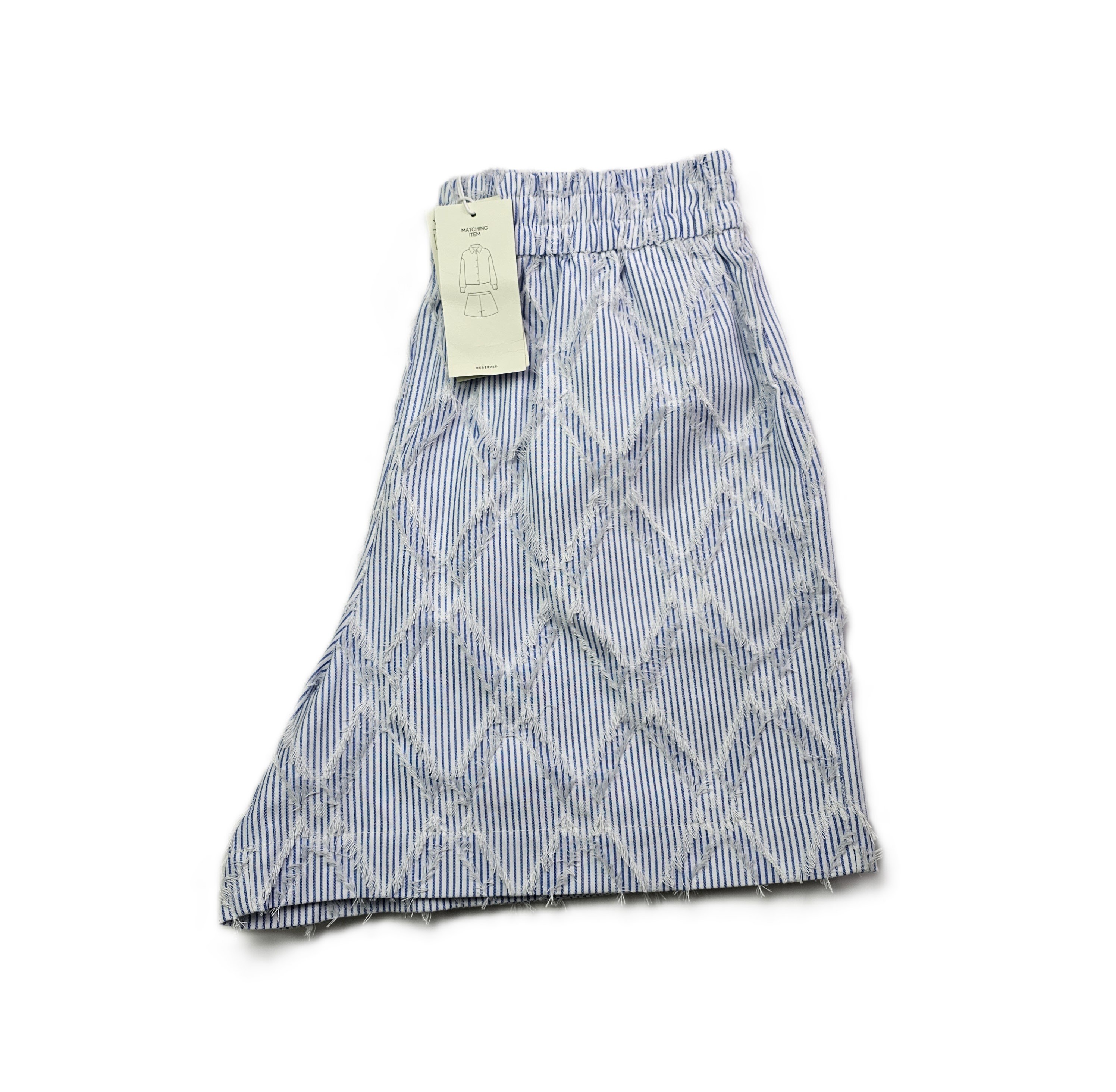 Pantallona te Shkurta Femrash Reserved Ngjyre Babyblue me Fije te Bardha Outlet/Shorts 