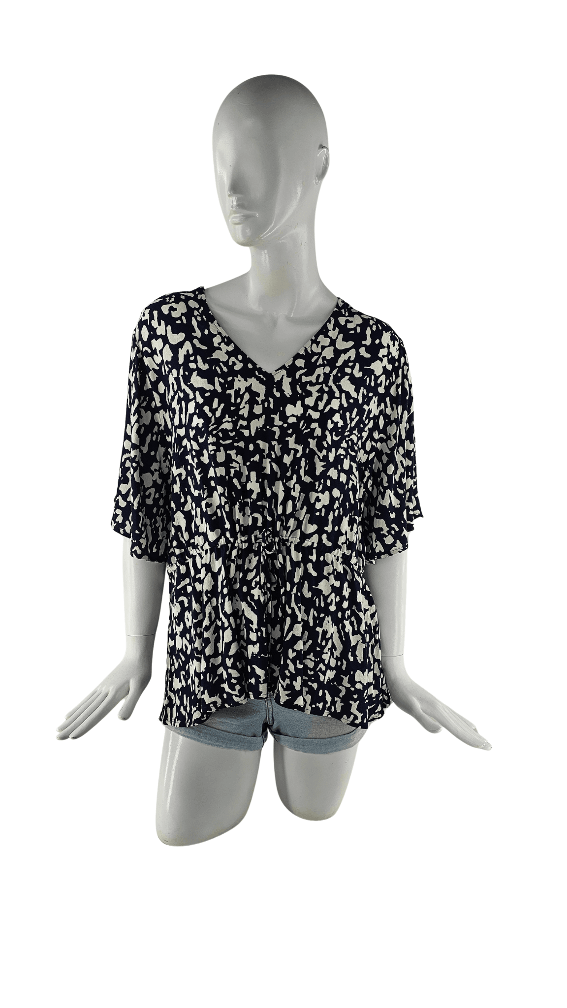 Bluze Femrash C&A Ngjyre Blu e Erret me Dizajn te Bardhe Outlet 