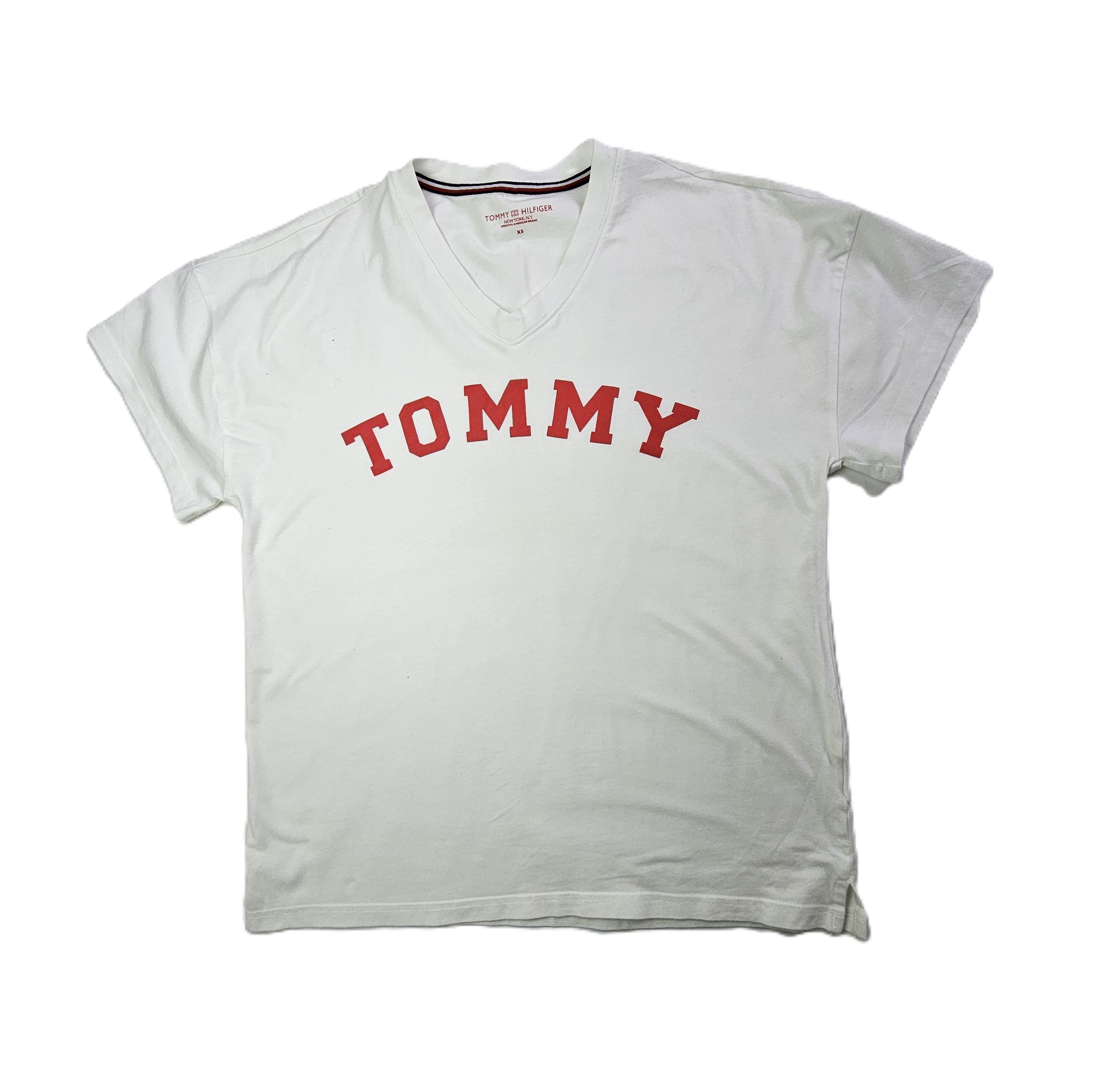 Bluze Femrash Tommy Hilfigher Ngjyre e Bardhe me Dizajn te Kuq S.Hand/Shirt