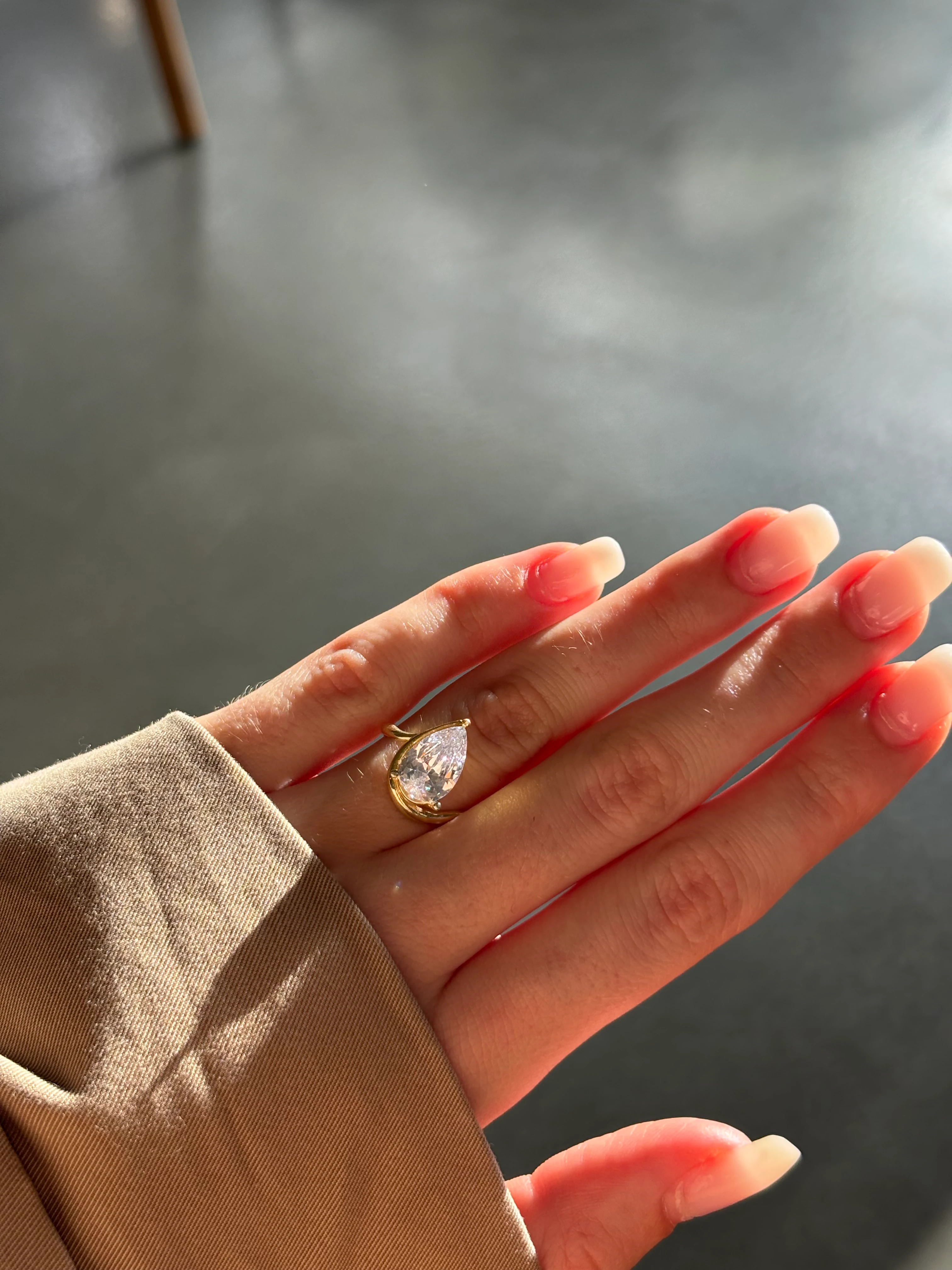 925 | Damla Taş Dikey Dalga Yüzük