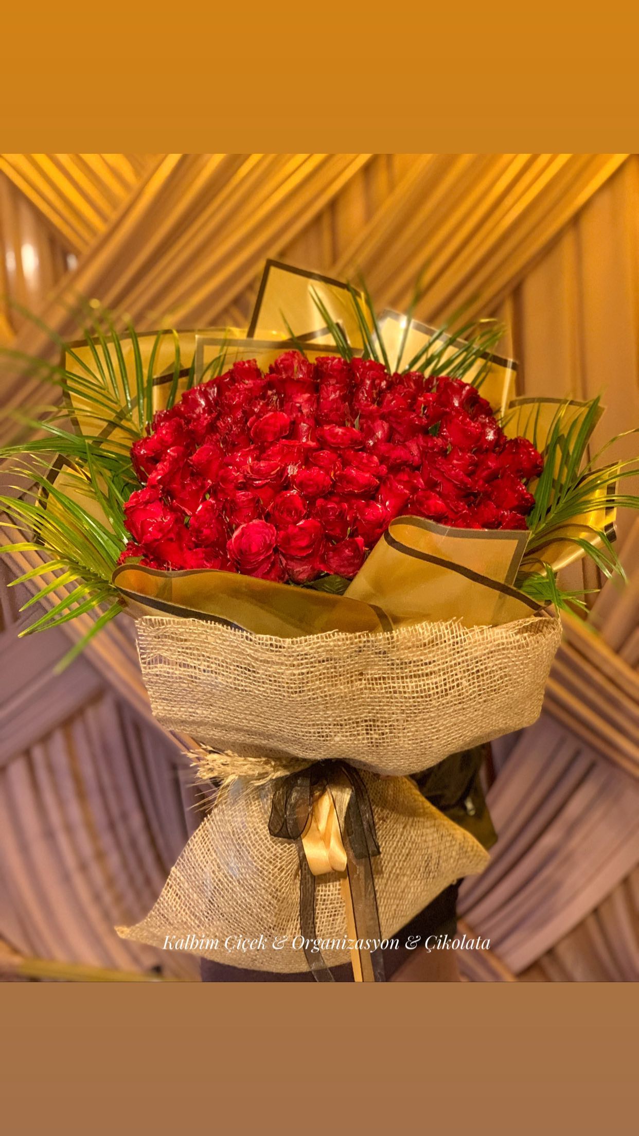 101 Adet Canlı Kırmızı Gül Kız İsteme Buketi