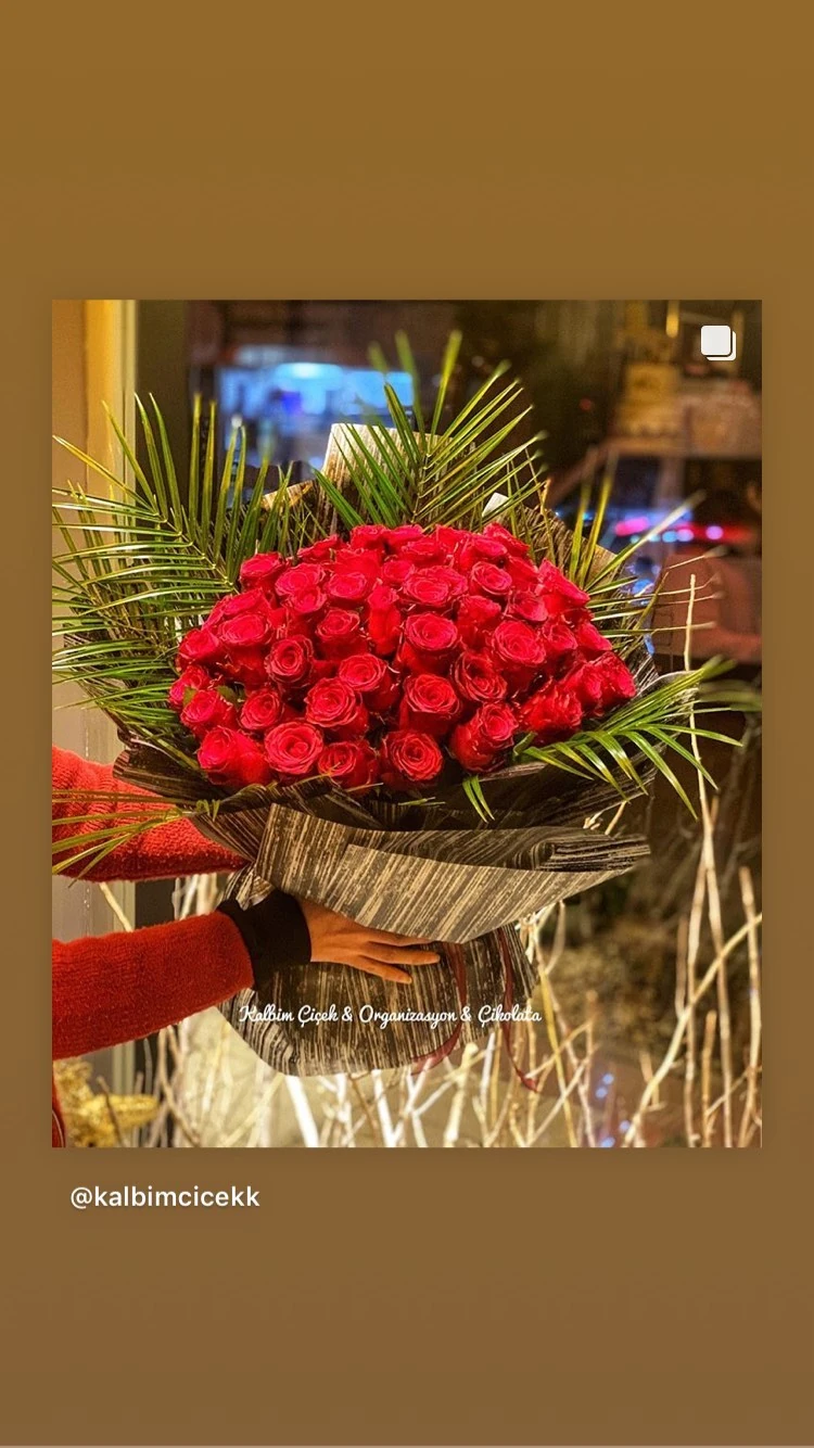 51 Adet Canlı Kırmızı Gül Kız İsteme Buketi