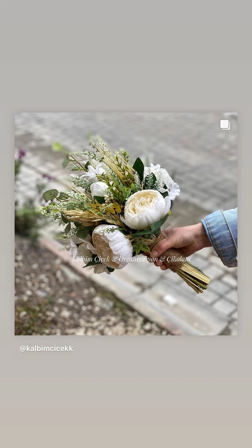 Beyaz Yapay Şakayık Gelin Buketi