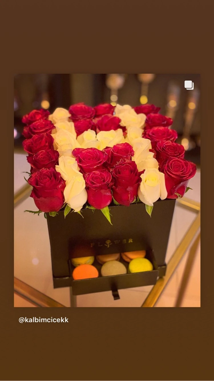 Harf Canlı Gül Kutusu Ve Makaron
